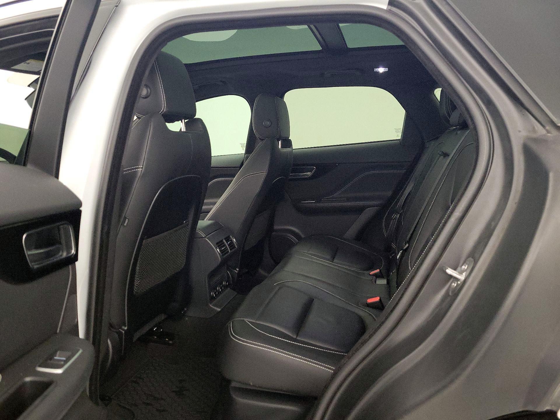 Thumbnail: 2019 Jaguar F-Pace - 19