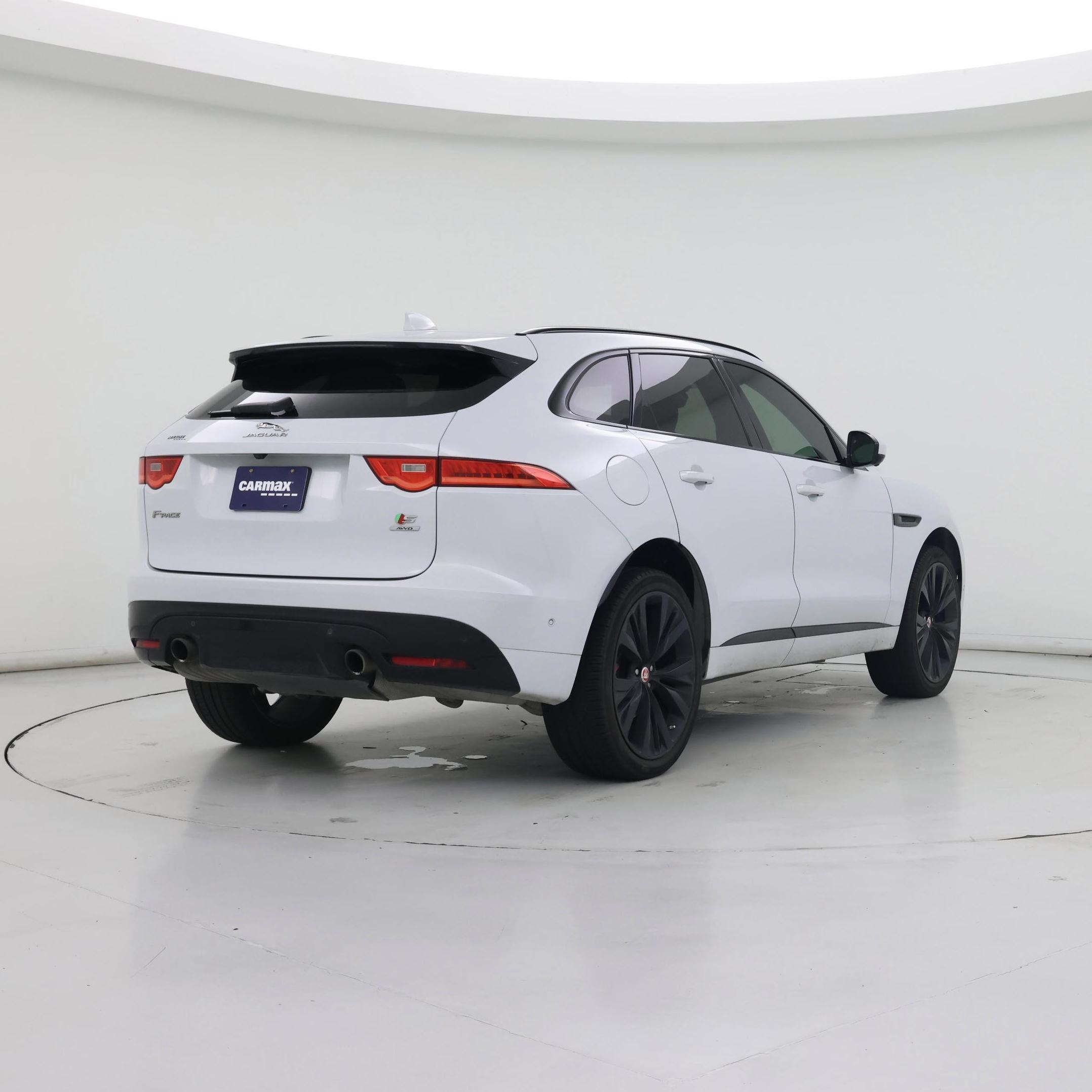 Thumbnail: 2019 Jaguar F-Pace - 8