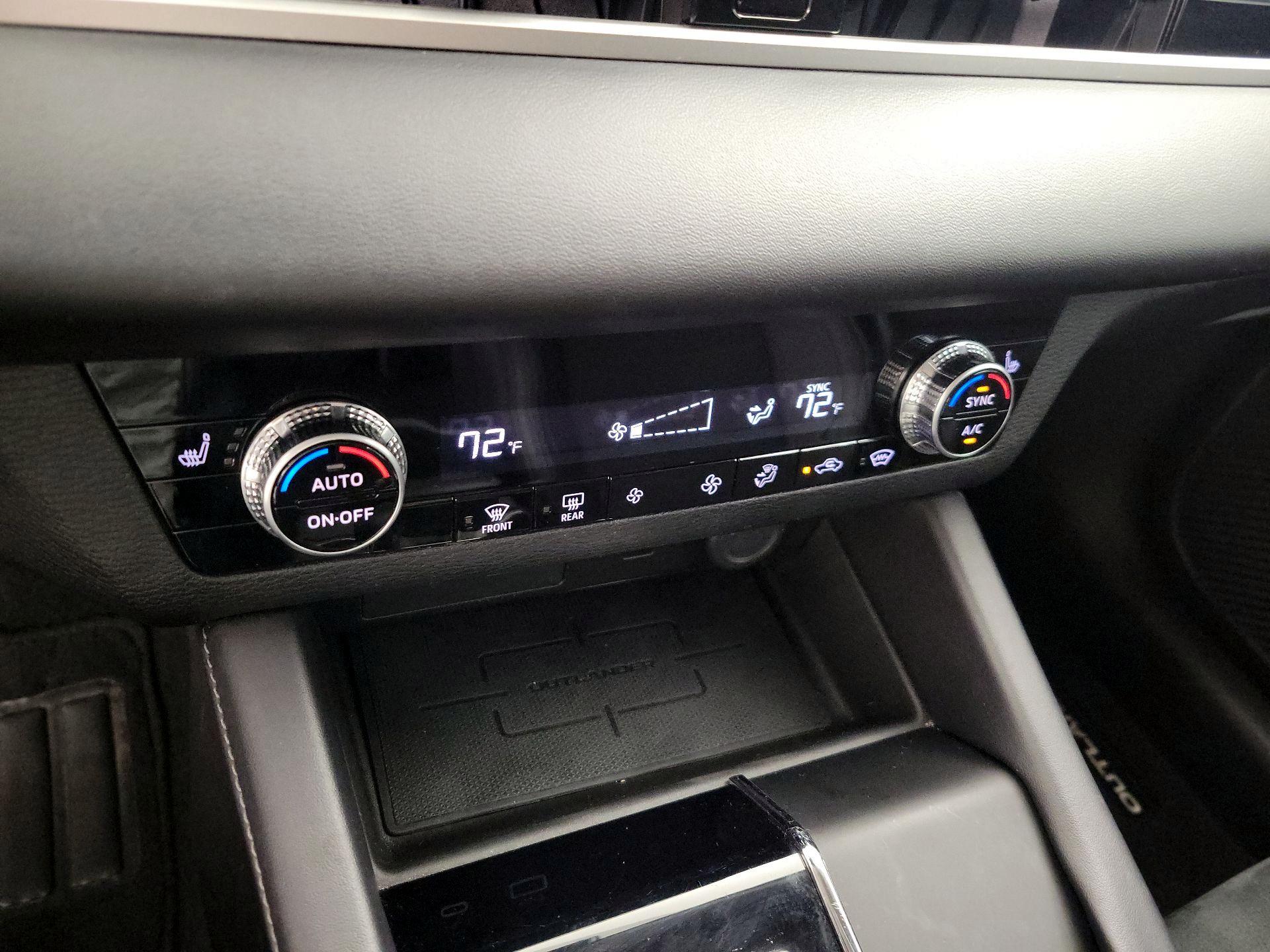 Thumbnail: 2022 Mitsubishi Outlander - 17