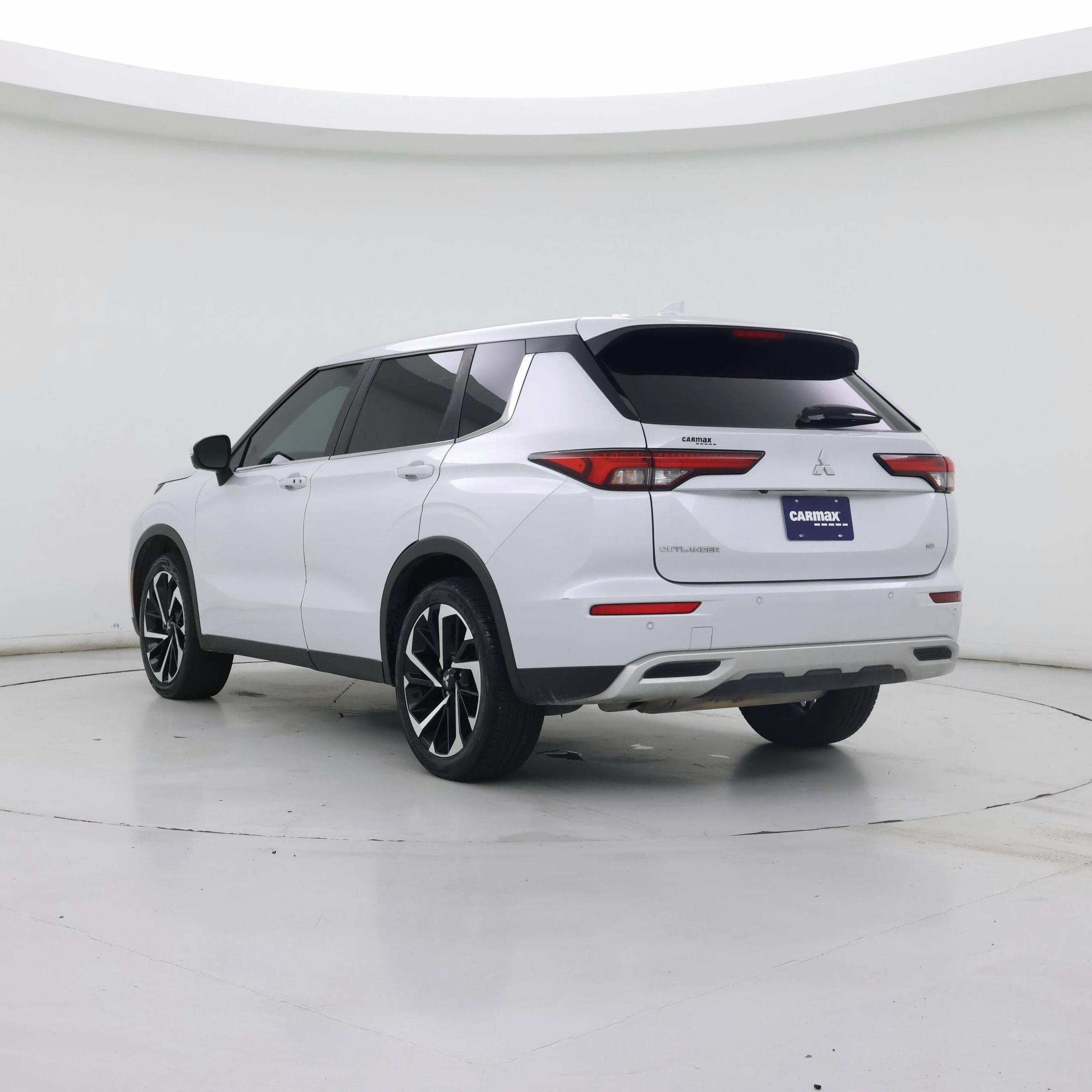 Thumbnail: 2022 Mitsubishi Outlander - 2