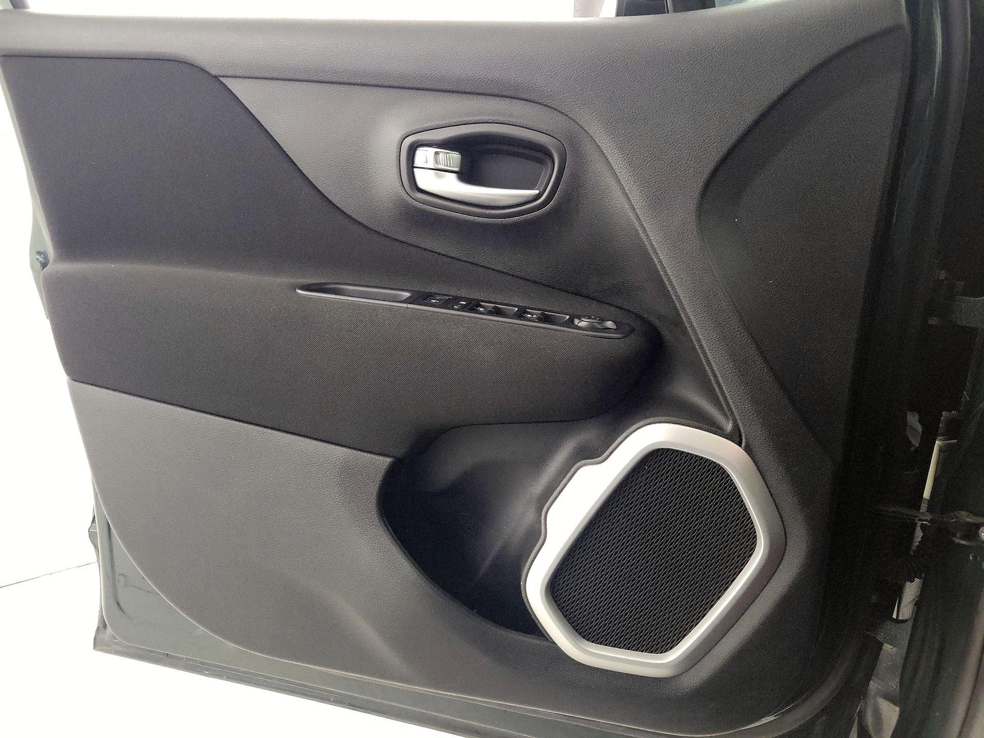 Thumbnail: 2021 Jeep Renegade - 12