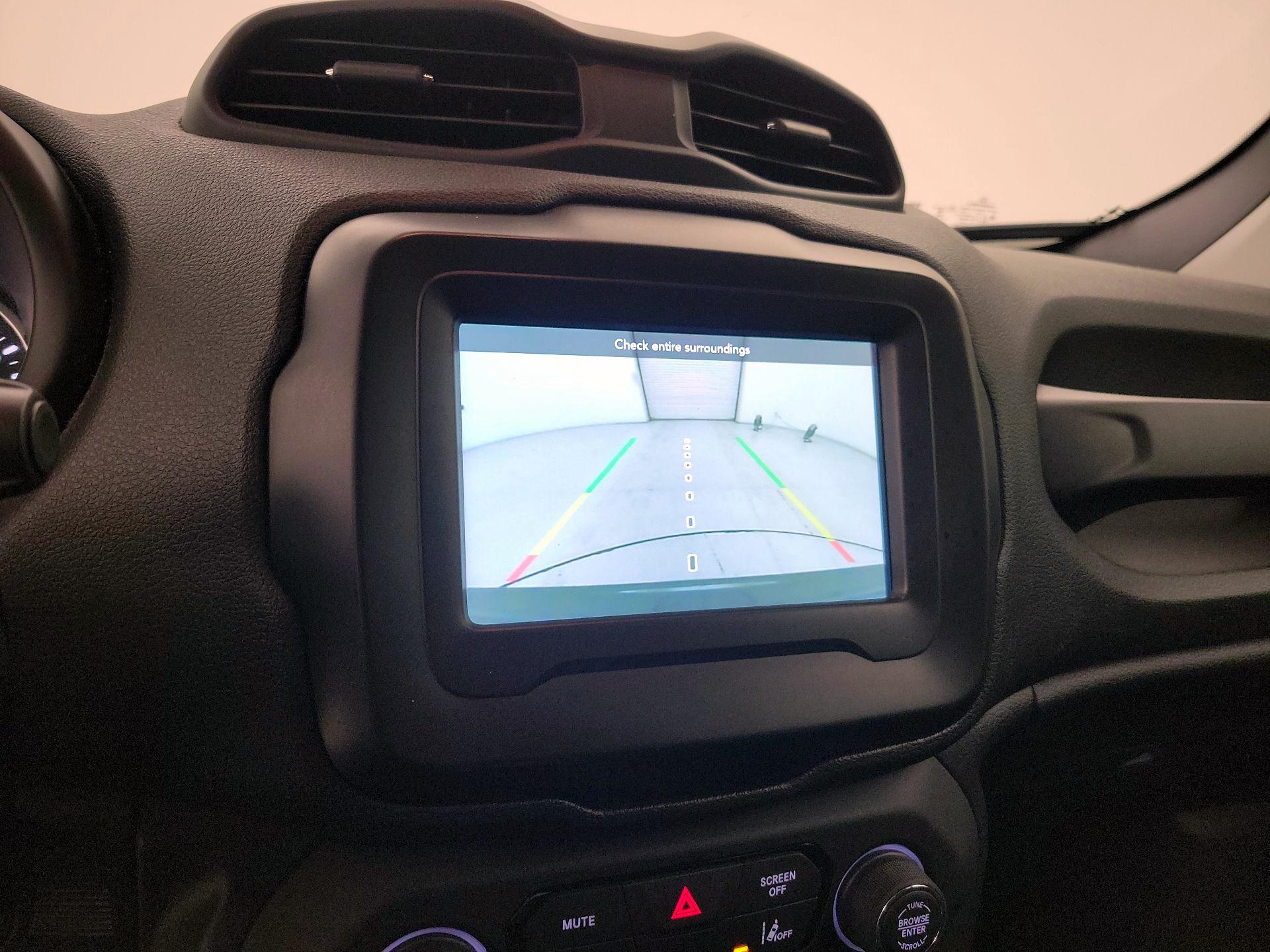 Thumbnail: 2021 Jeep Renegade - 14