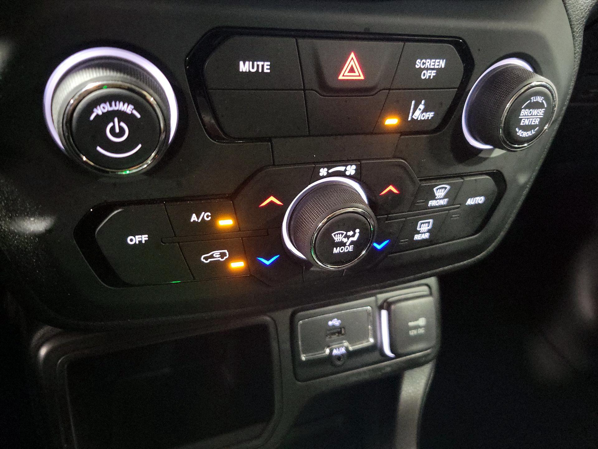 Thumbnail: 2021 Jeep Renegade - 16