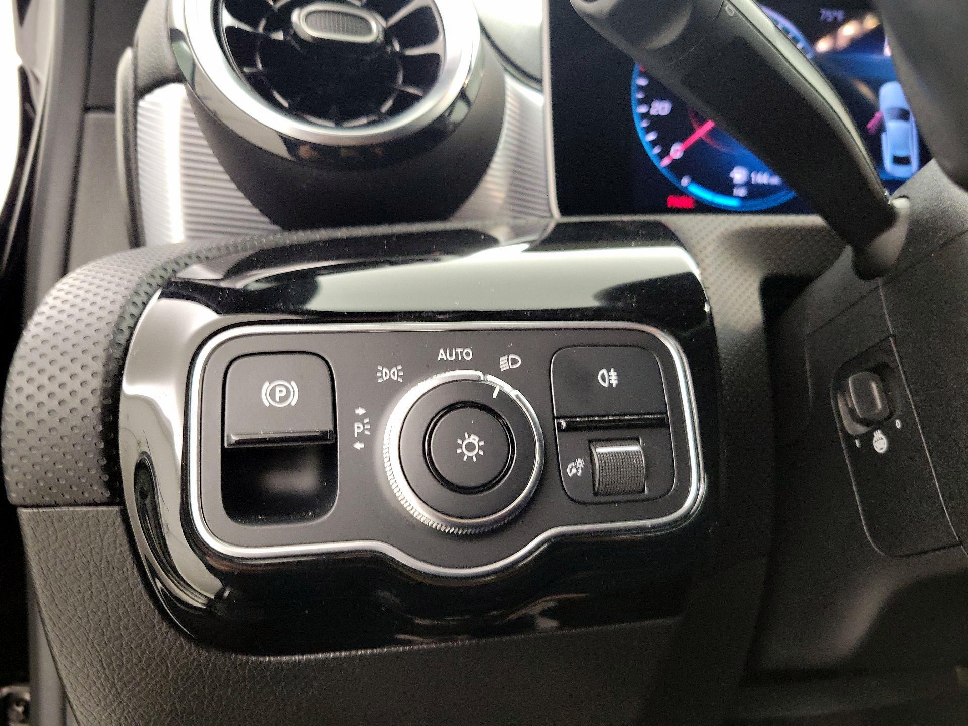 Thumbnail: 2020 Mercedes-Benz A-Class - 13