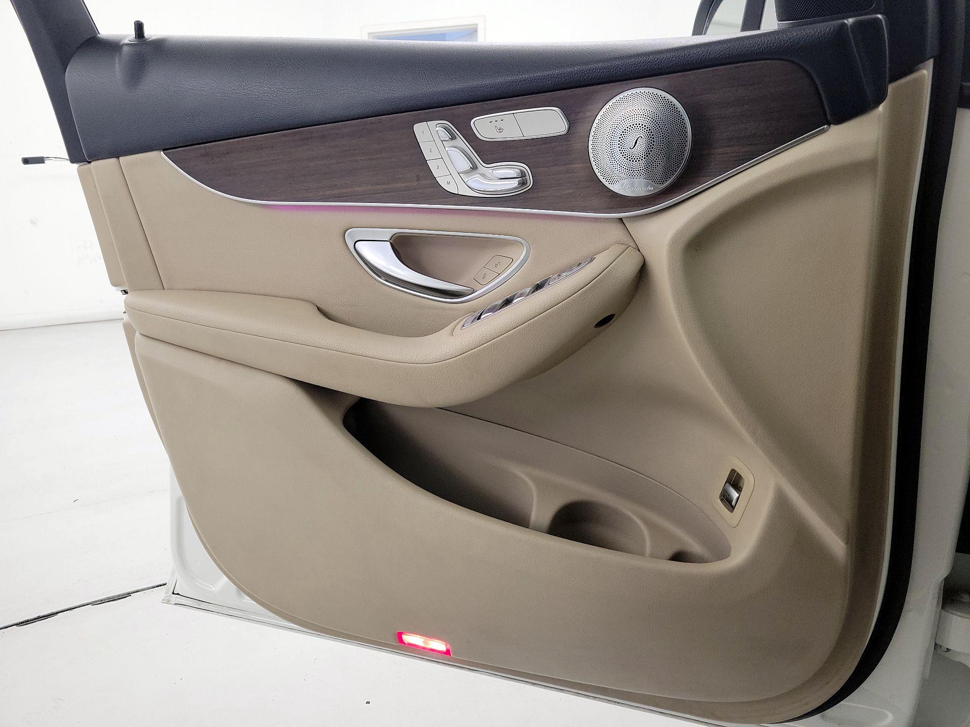 Thumbnail: 2020 Mercedes-Benz GLC - 12