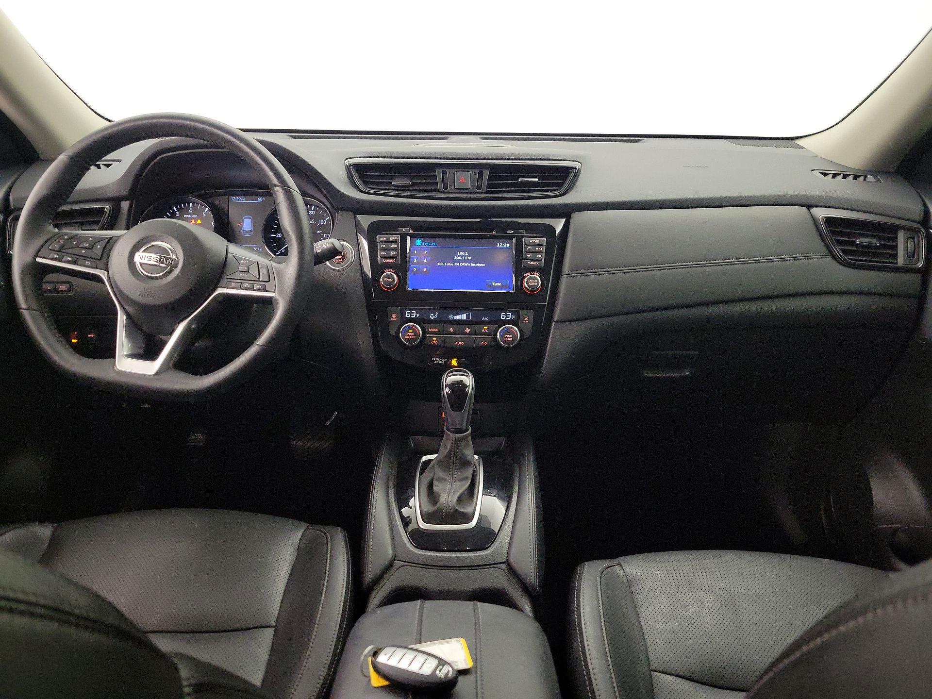 Thumbnail: 2017 Nissan Rogue - 9