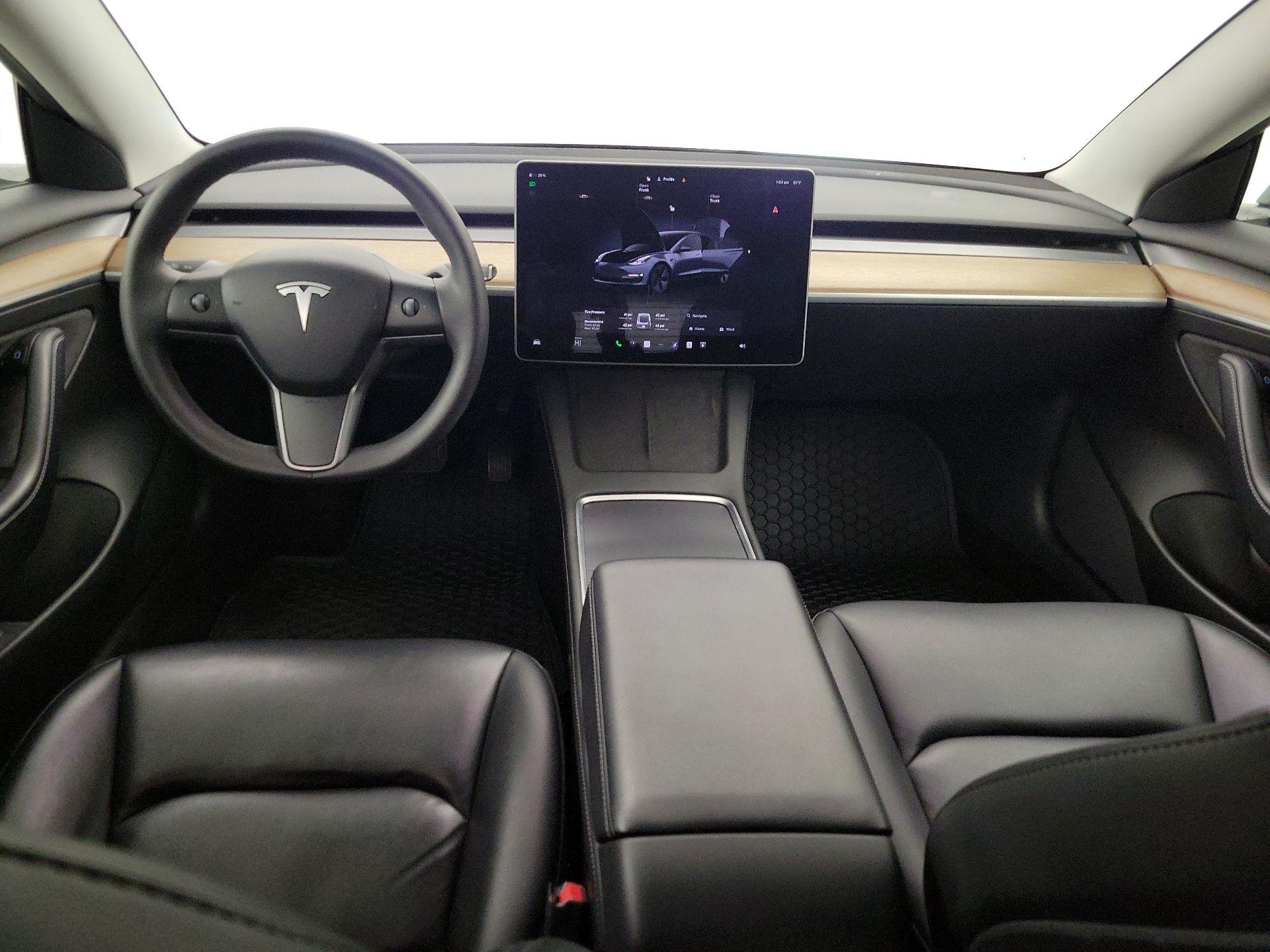 Thumbnail: 2023 Tesla Model 3 - 9