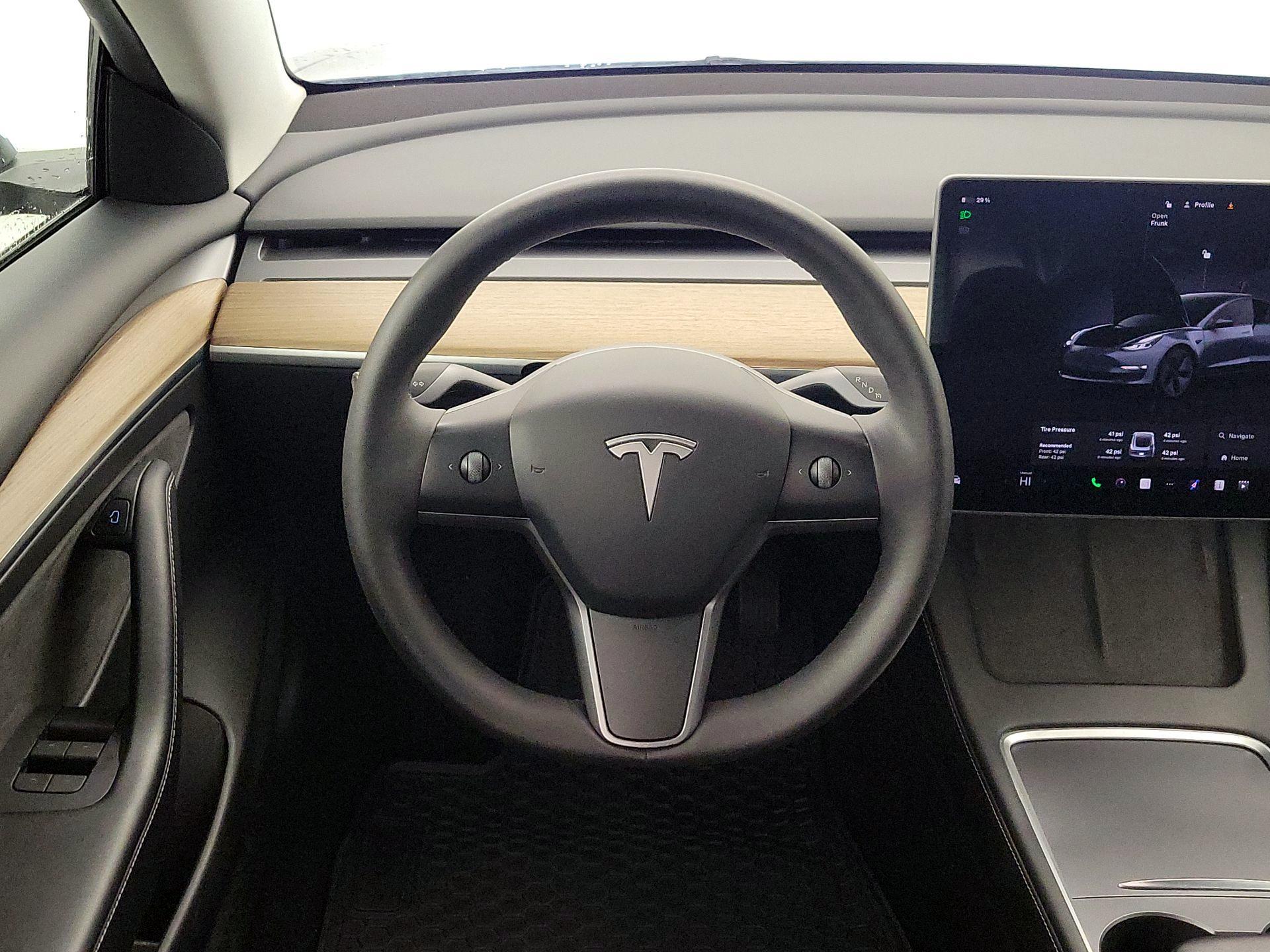 Thumbnail: 2023 Tesla Model 3 - 10