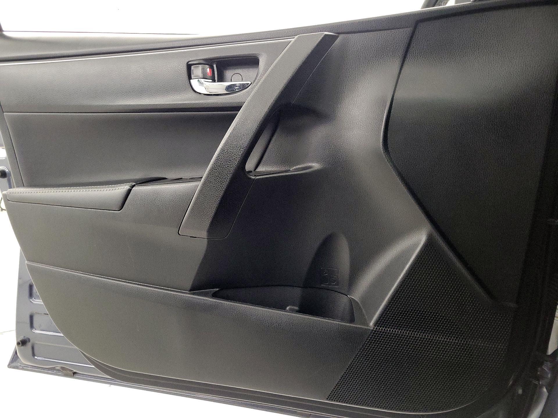 Thumbnail: 2017 Toyota Corolla - 12