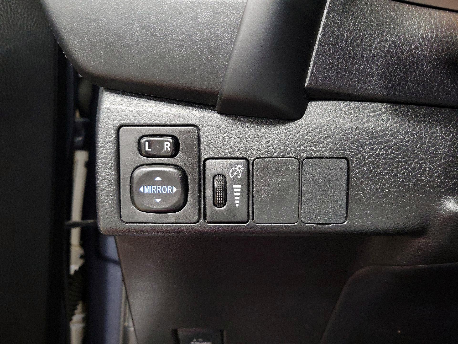 Thumbnail: 2017 Toyota Corolla - 13