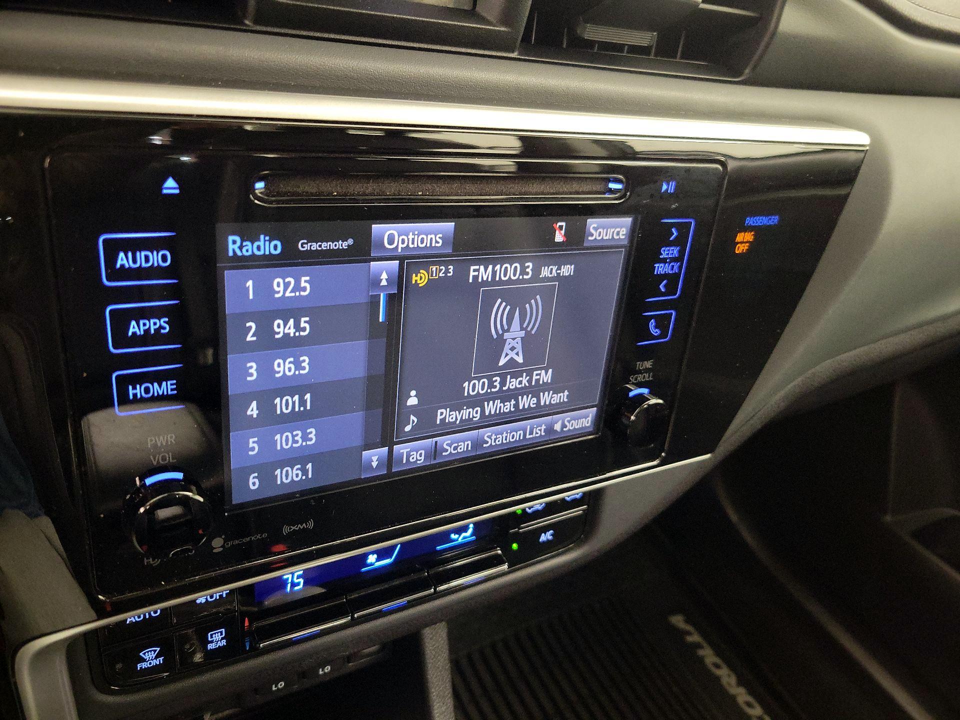 Thumbnail: 2017 Toyota Corolla - 15