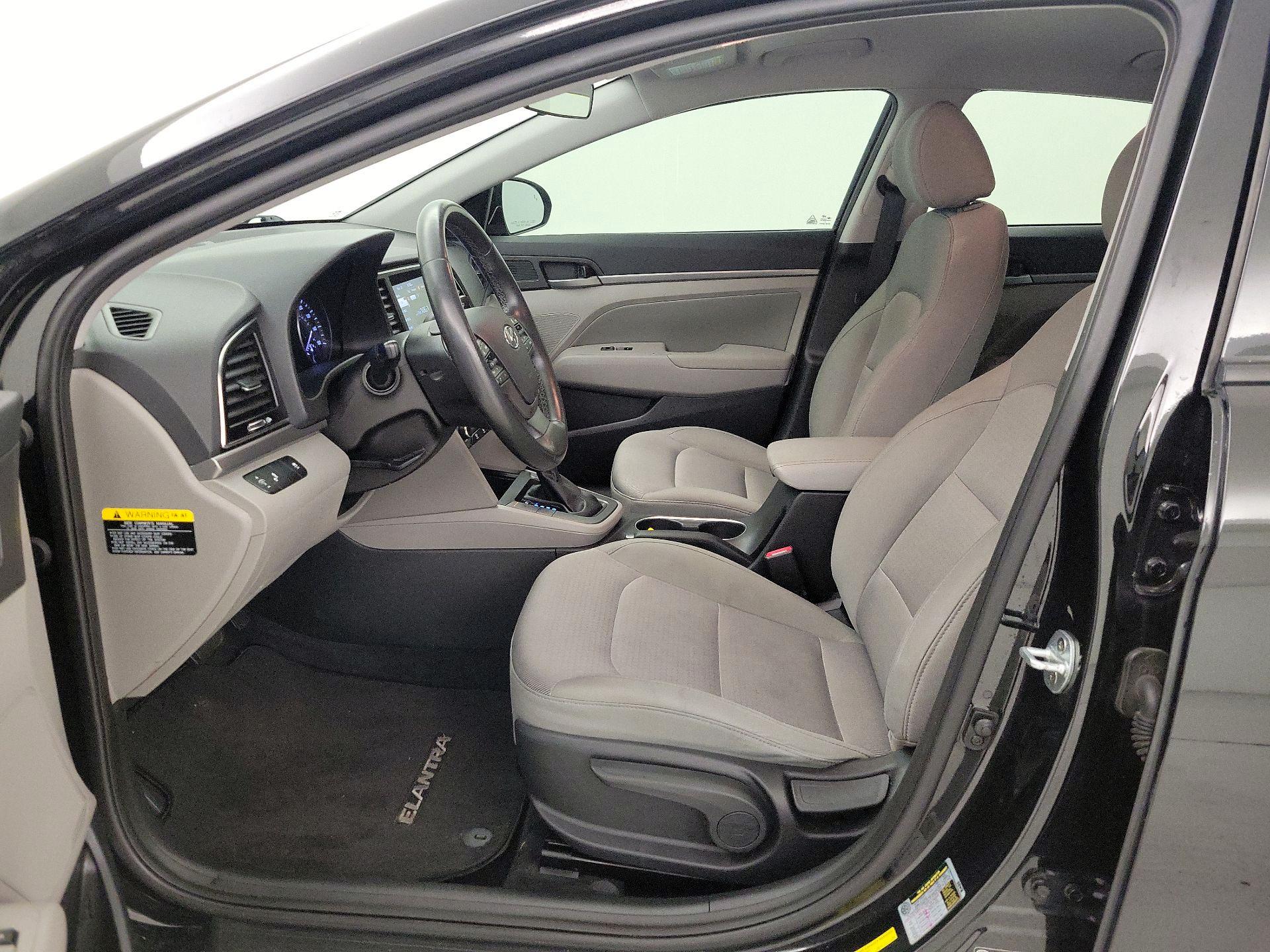 Thumbnail: 2017 Hyundai Elantra - 11