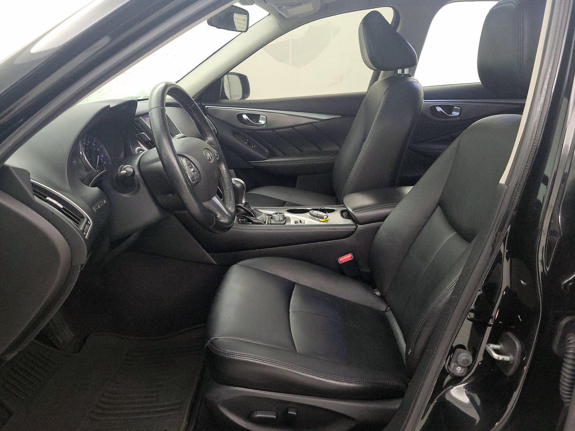 Thumbnail: 2015 INFINITI Q50 - 11