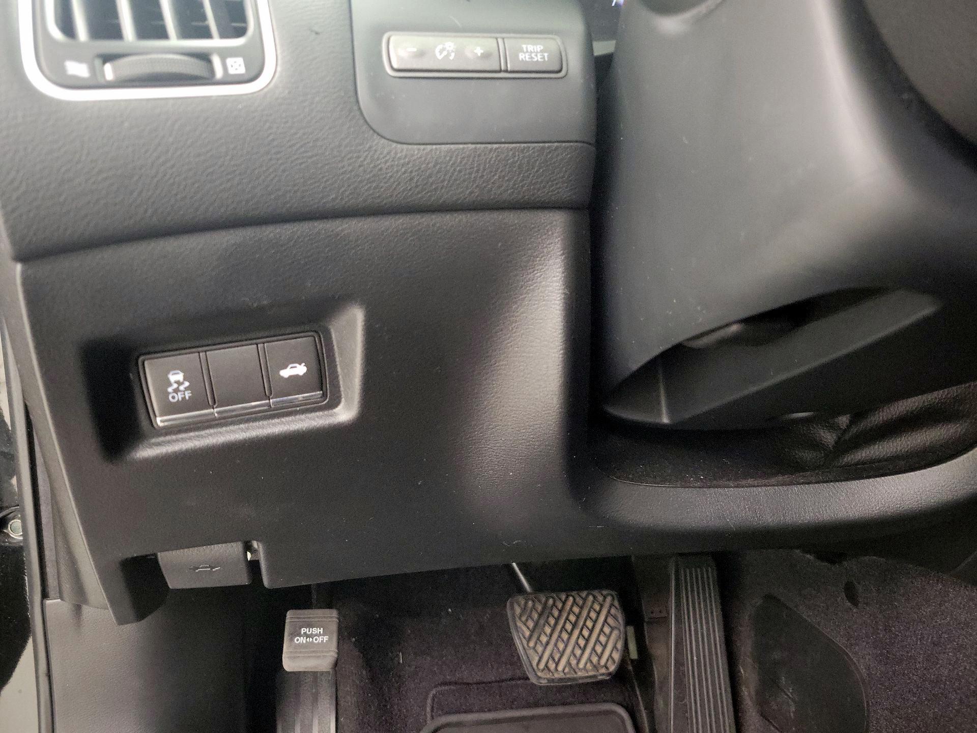 Thumbnail: 2015 INFINITI Q50 - 13