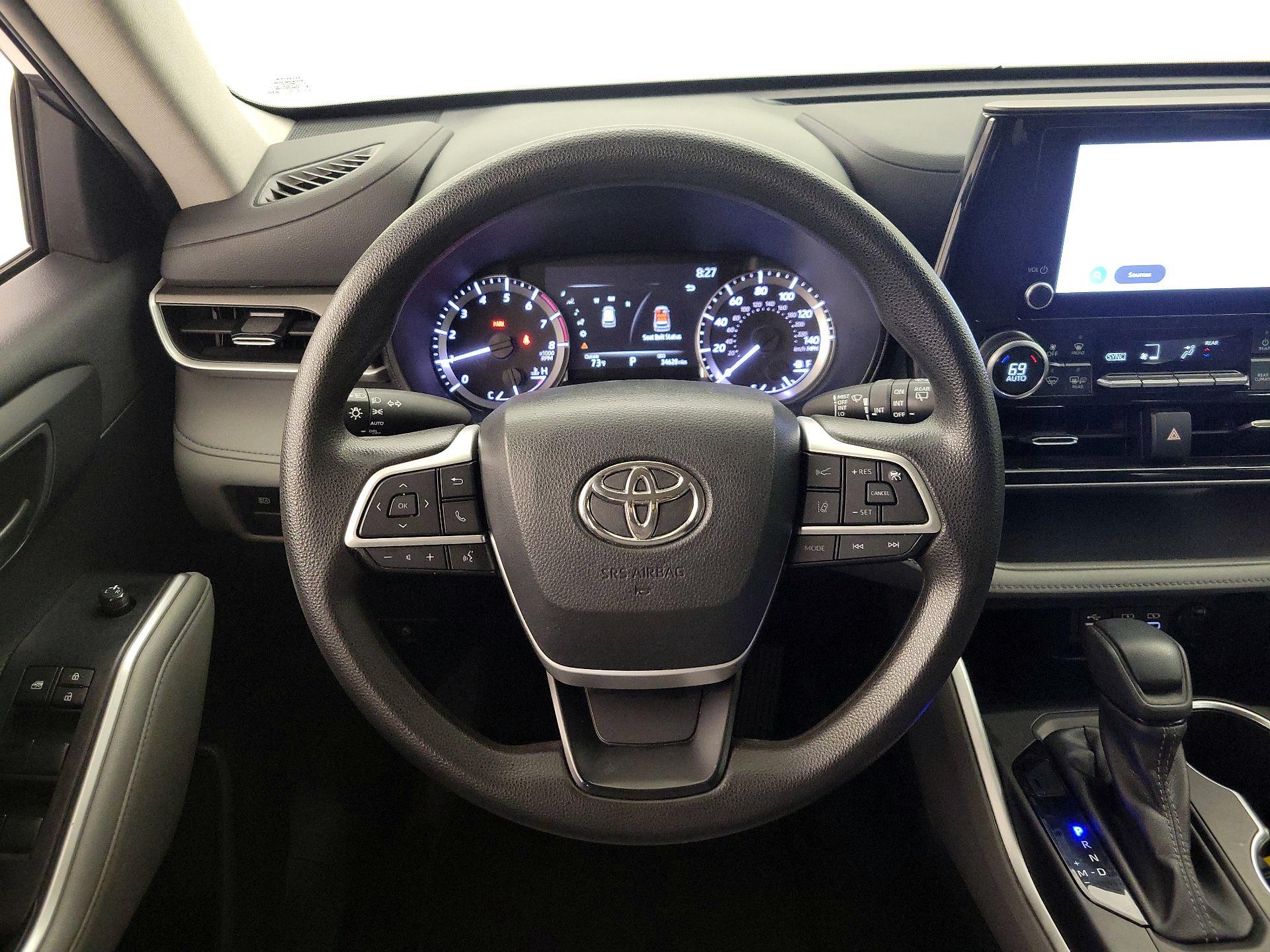 Thumbnail: 2023 Toyota Highlander - 10