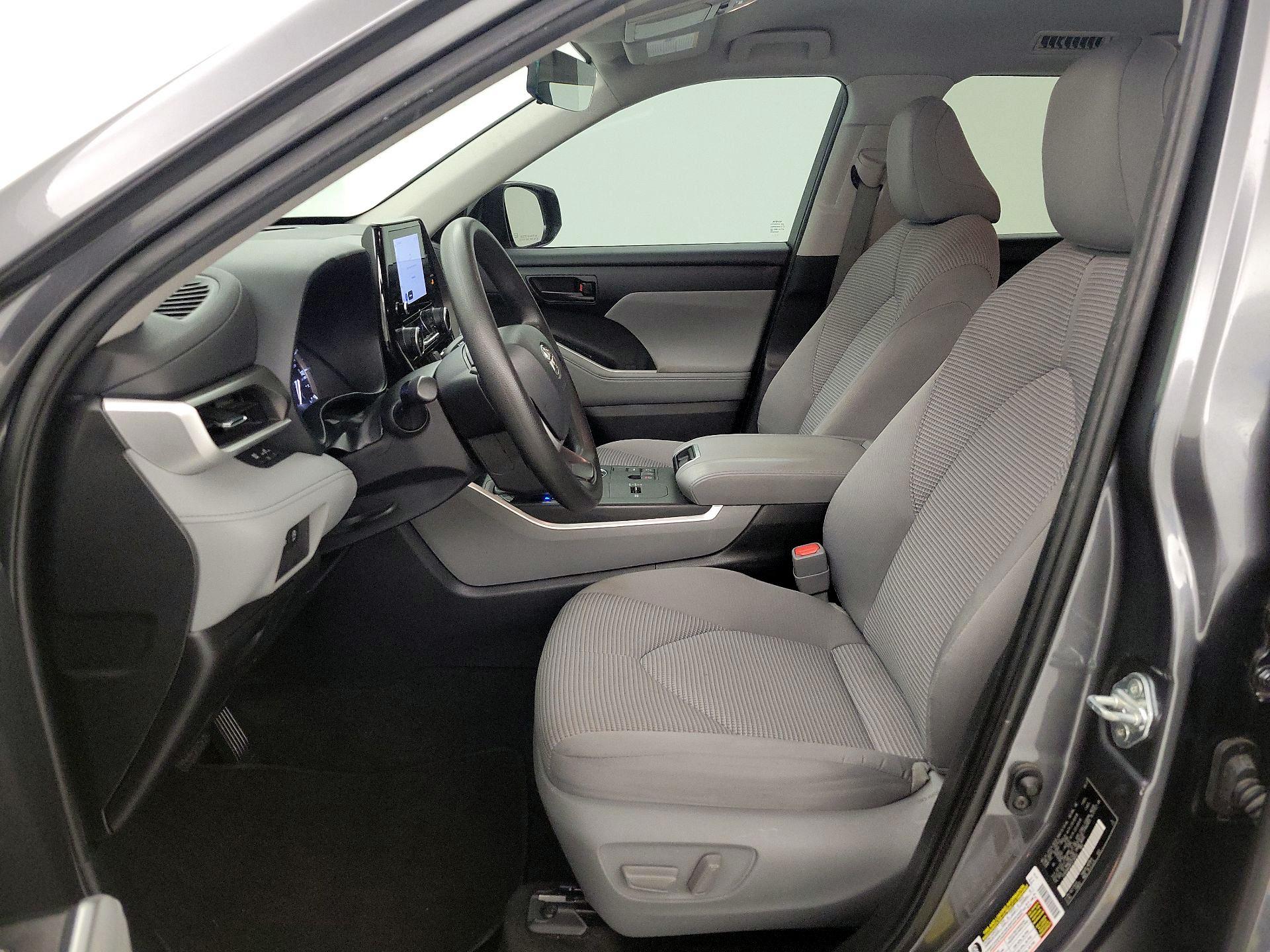 Thumbnail: 2023 Toyota Highlander - 11