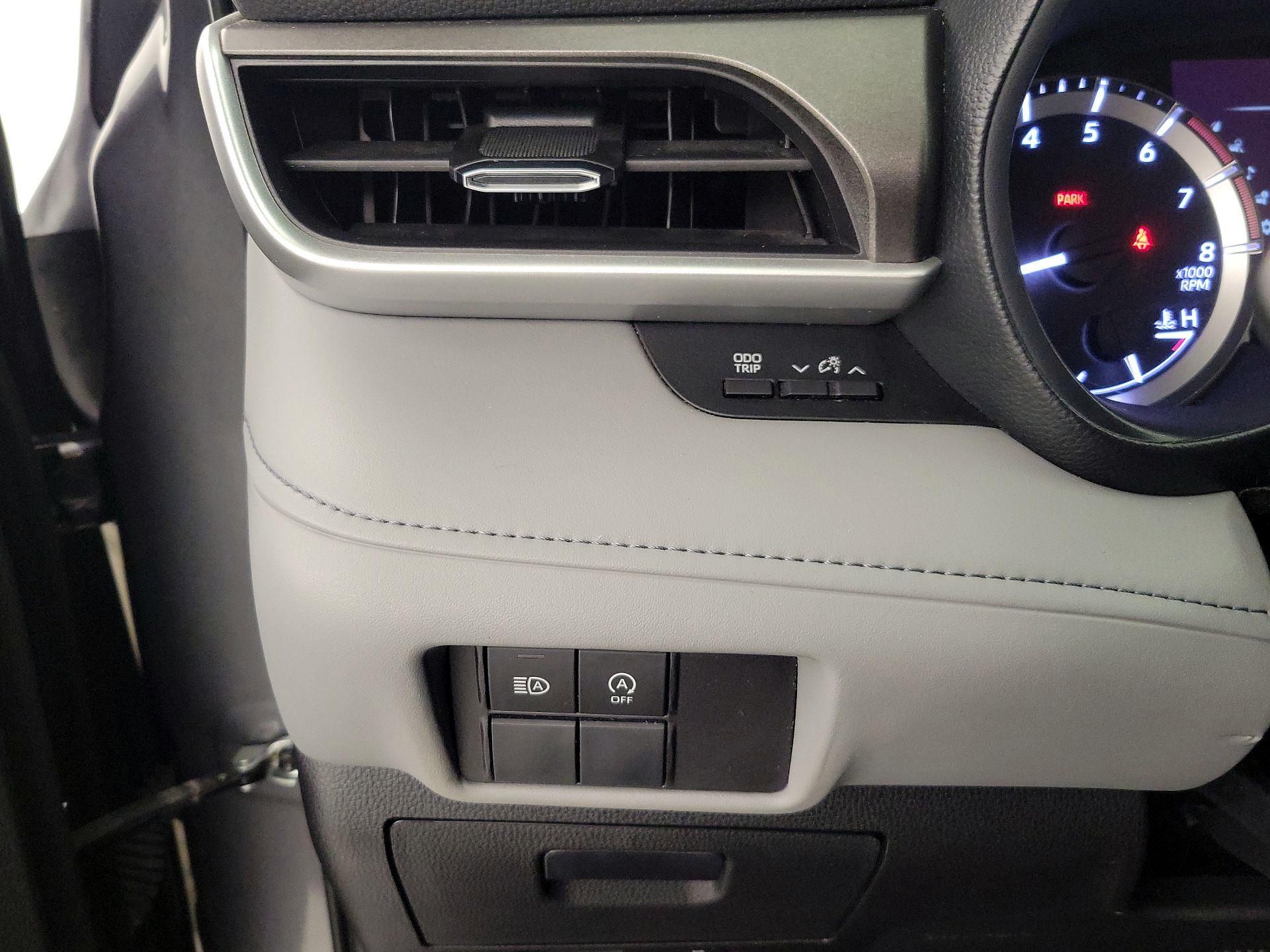 Thumbnail: 2023 Toyota Highlander - 13