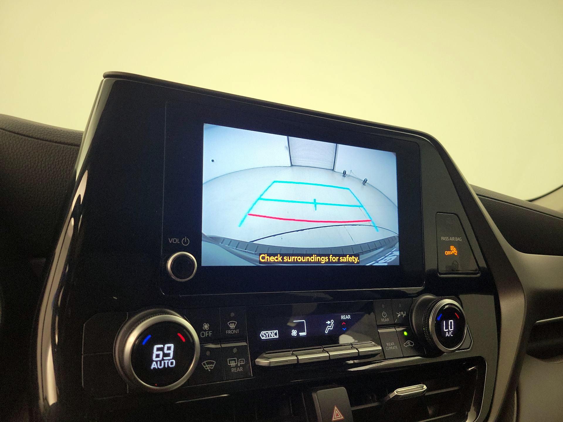 Thumbnail: 2023 Toyota Highlander - 14