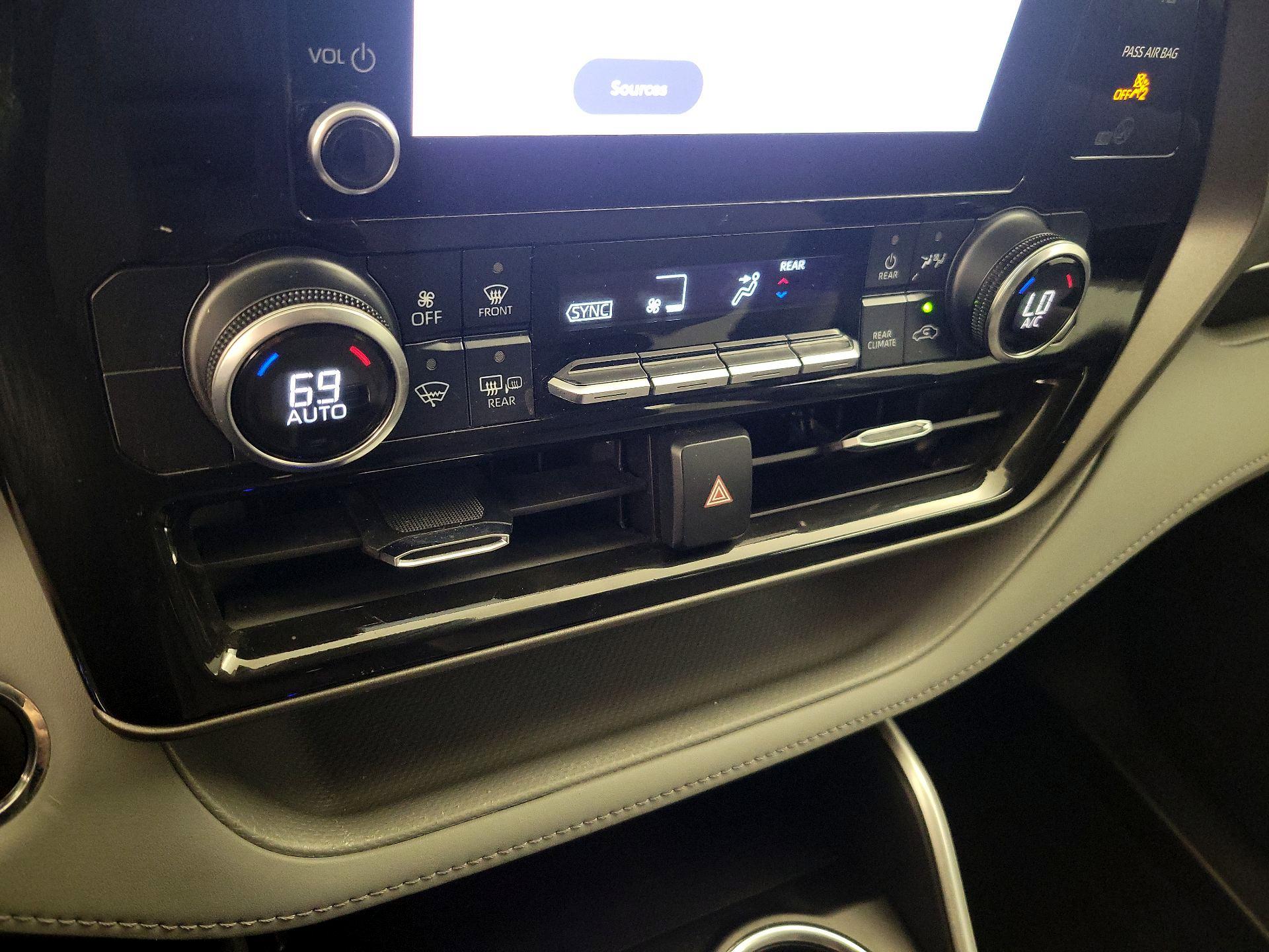 Thumbnail: 2023 Toyota Highlander - 16