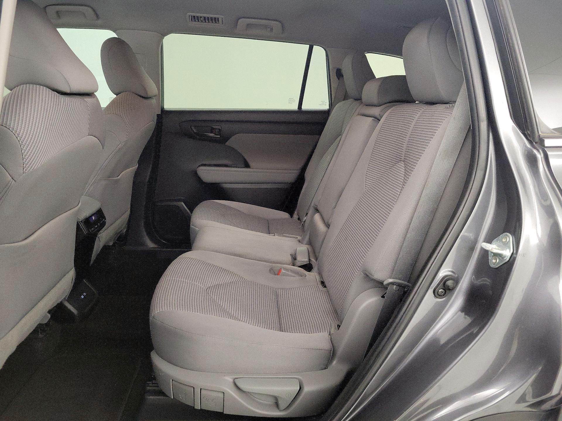 Thumbnail: 2023 Toyota Highlander - 18