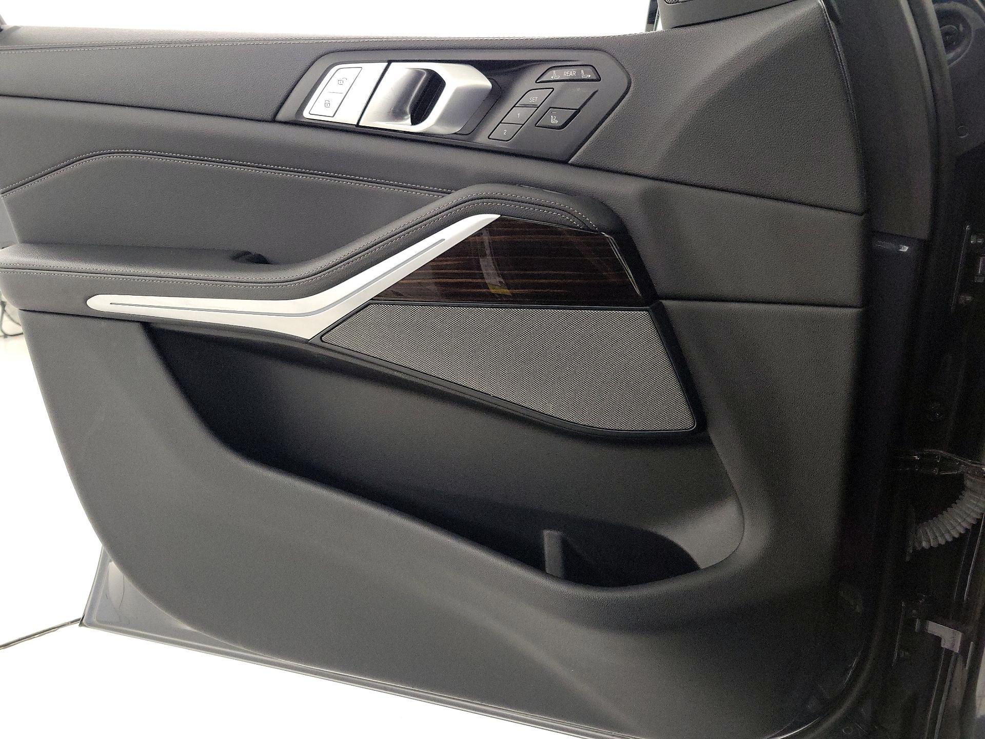 Thumbnail: 2021 BMW X7 - 12