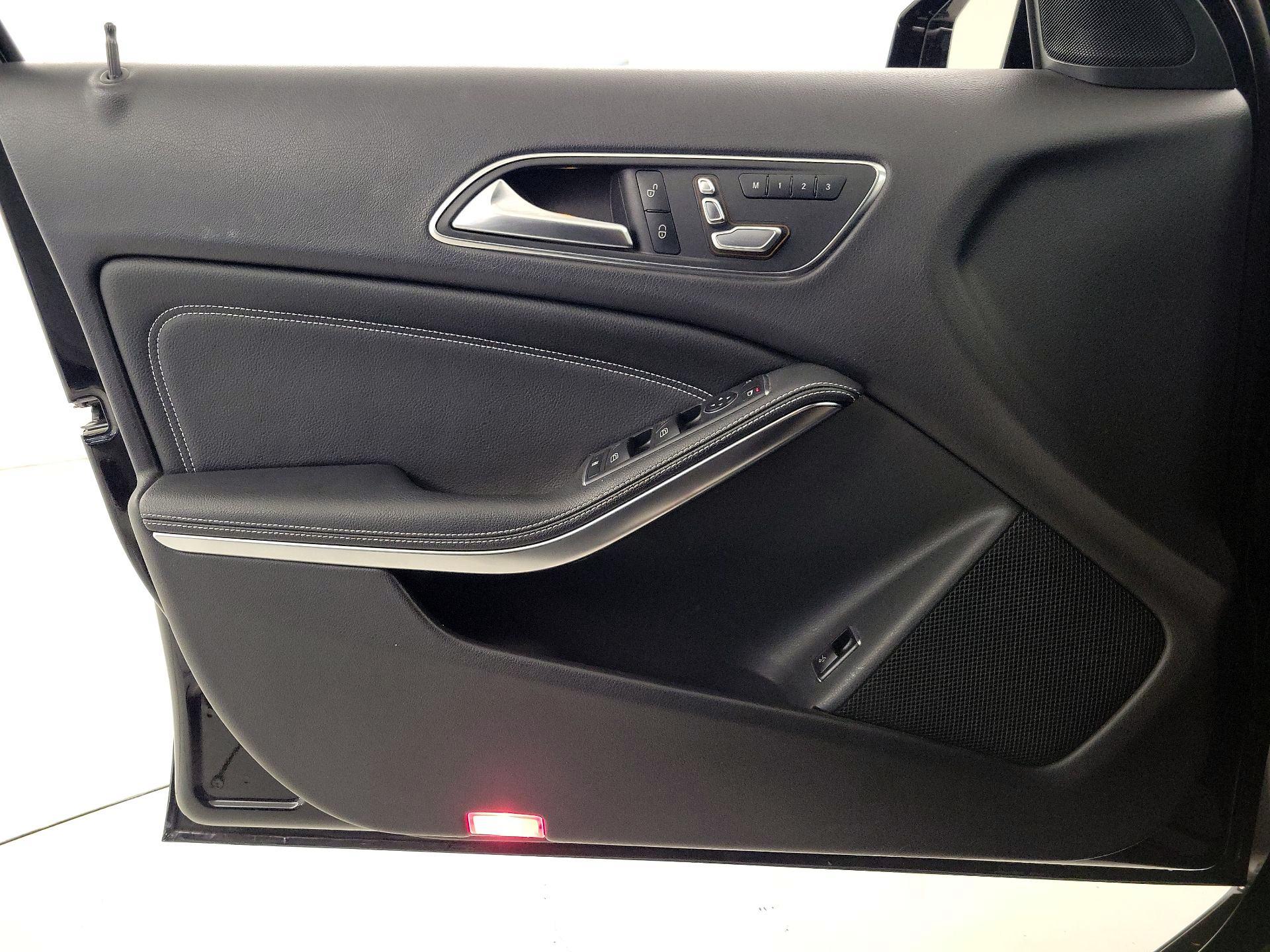 Thumbnail: 2019 Mercedes-Benz GLA - 12