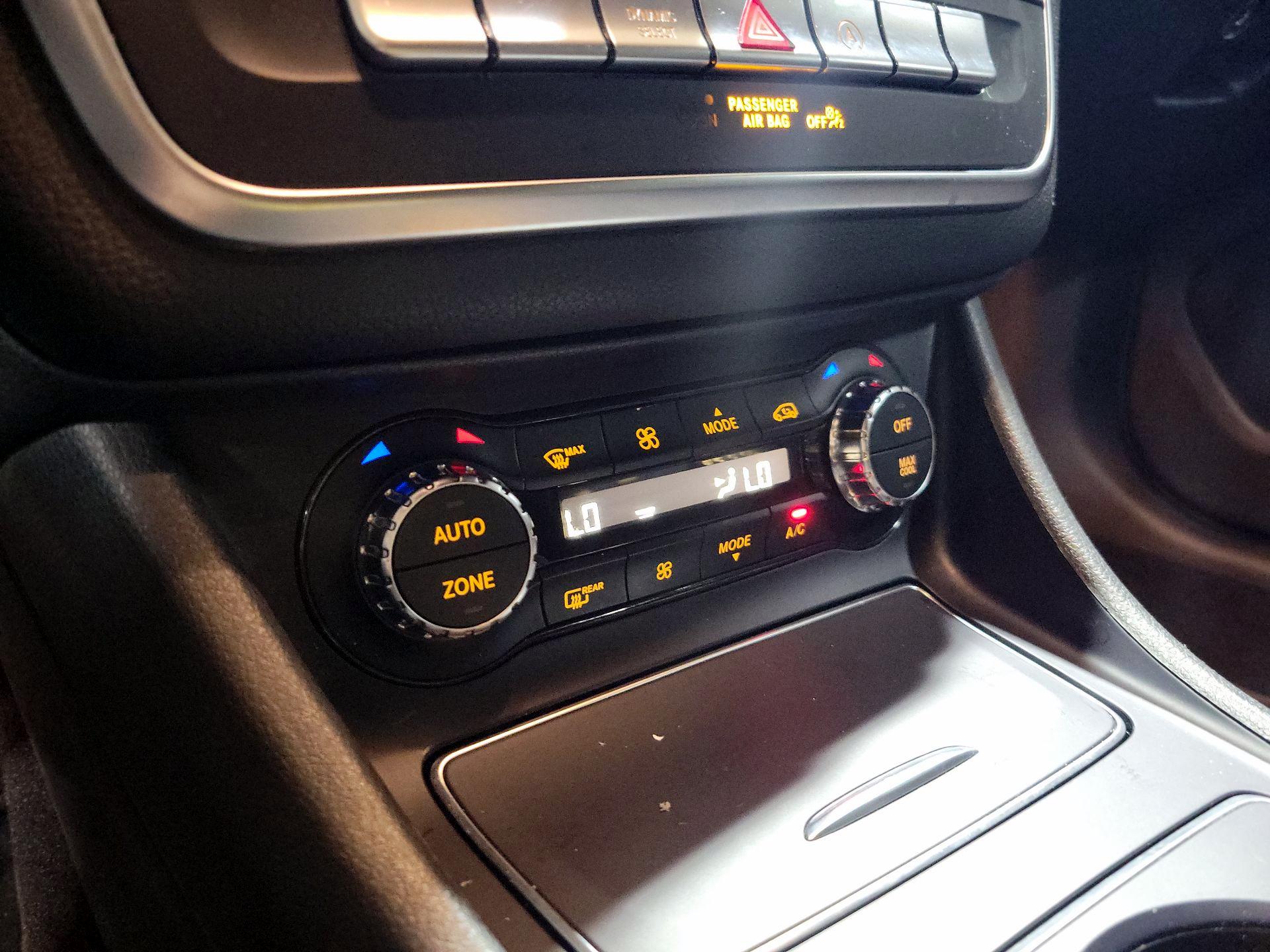 Thumbnail: 2019 Mercedes-Benz GLA - 16