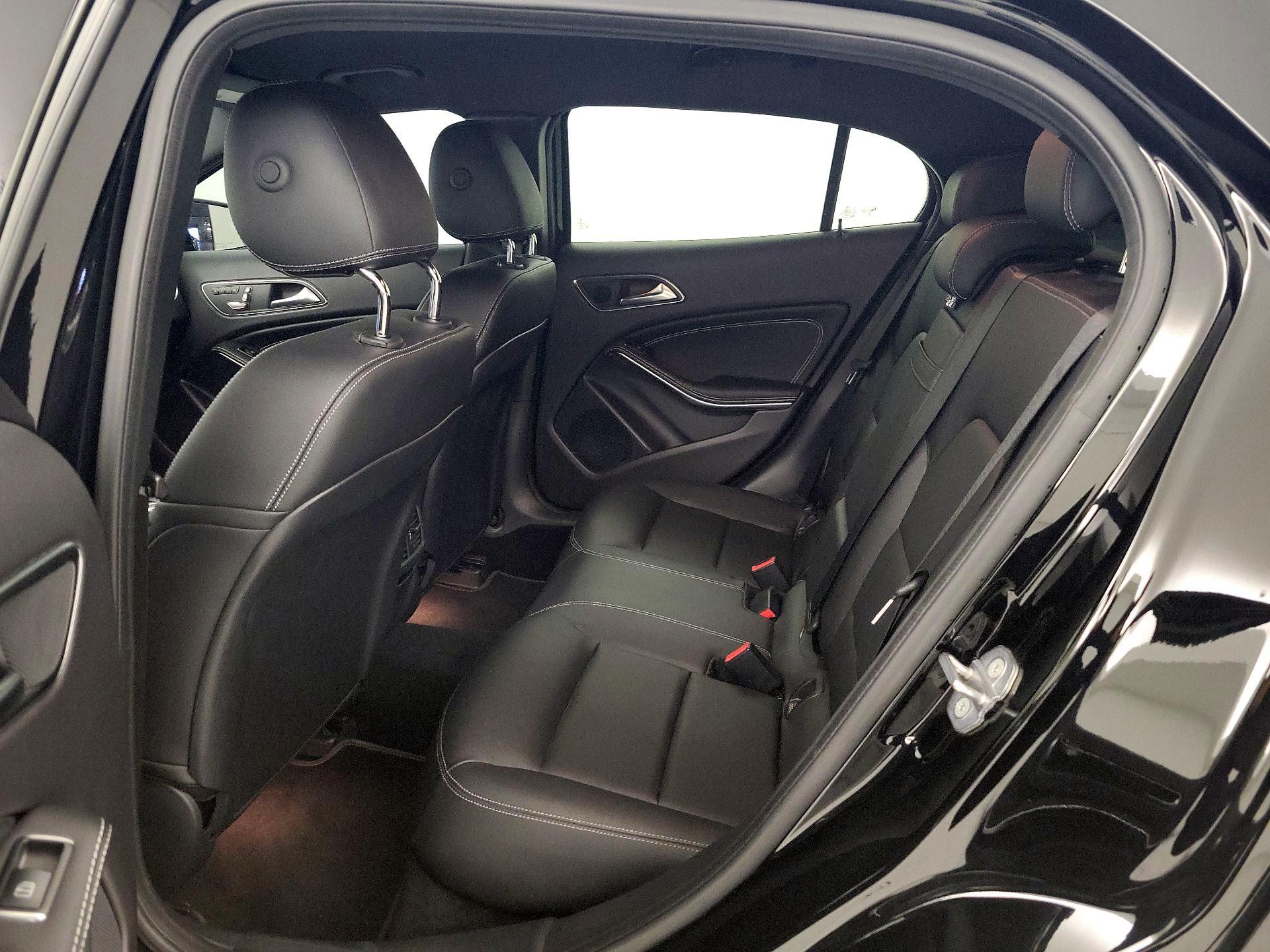 Thumbnail: 2019 Mercedes-Benz GLA - 18