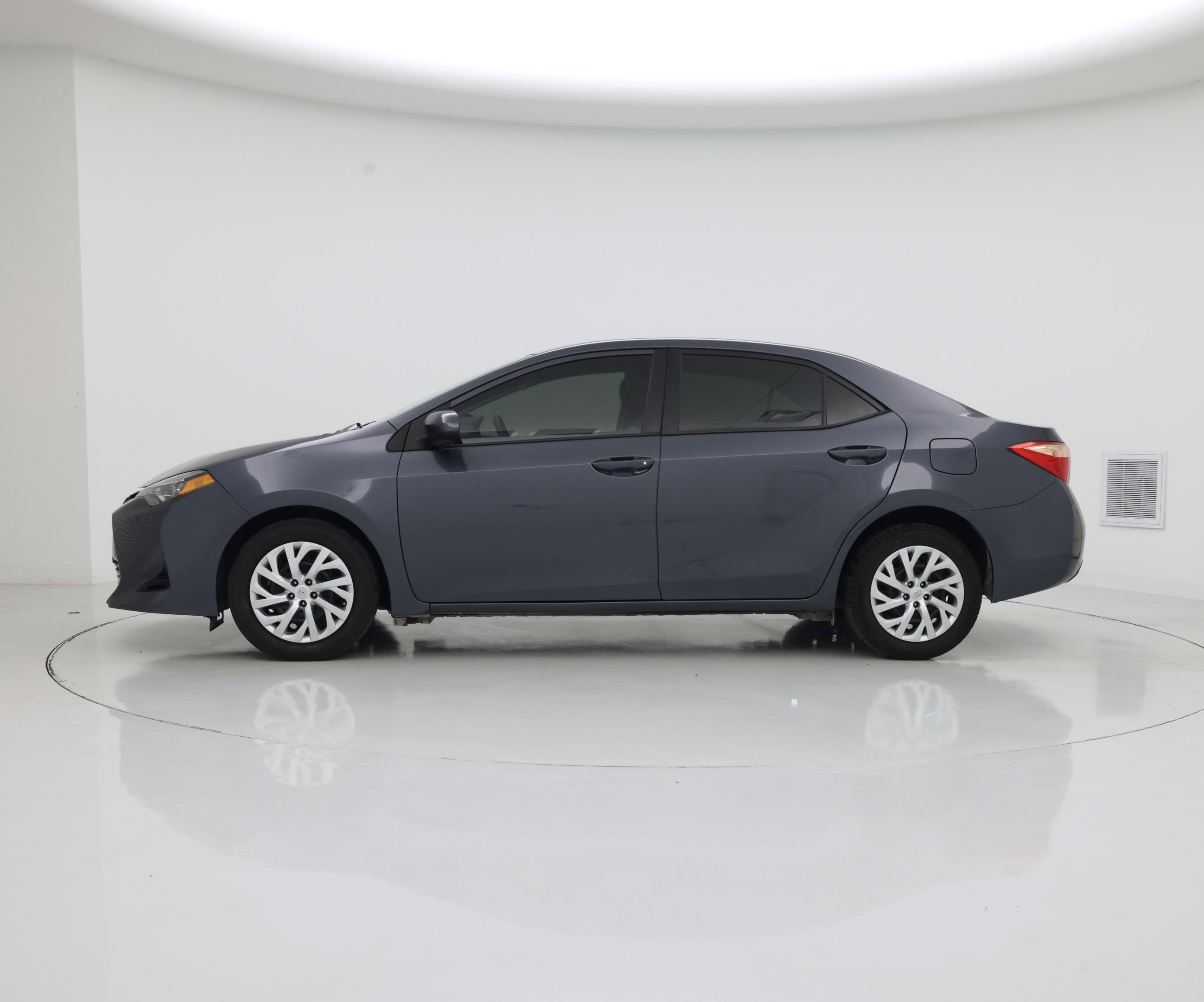 Thumbnail: 2018 Toyota Corolla - 3