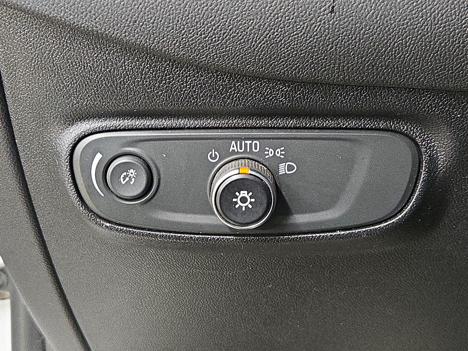 Thumbnail: 2018 Chevrolet Equinox - 13