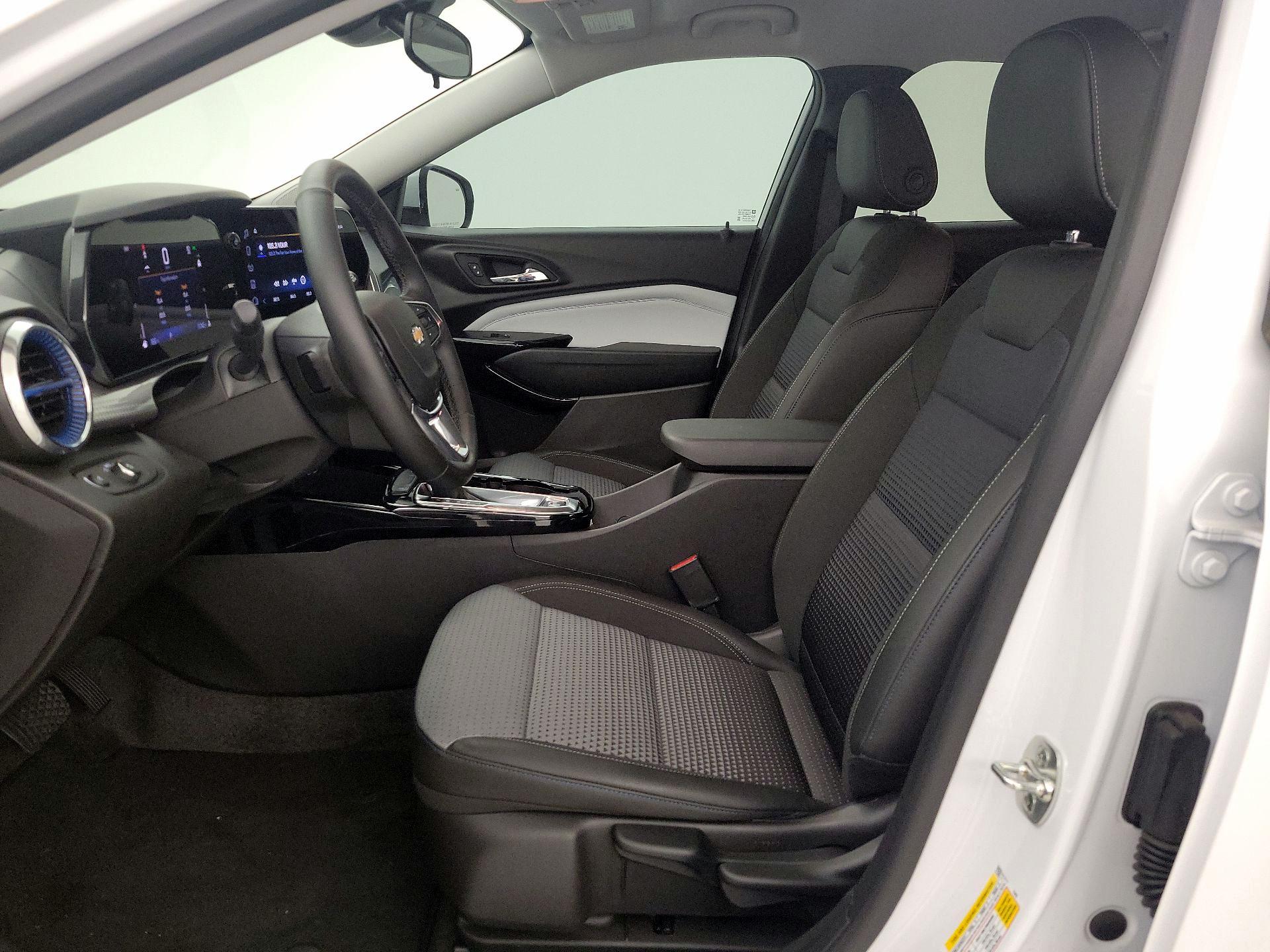 Thumbnail: 2025 Chevrolet Trax - 11