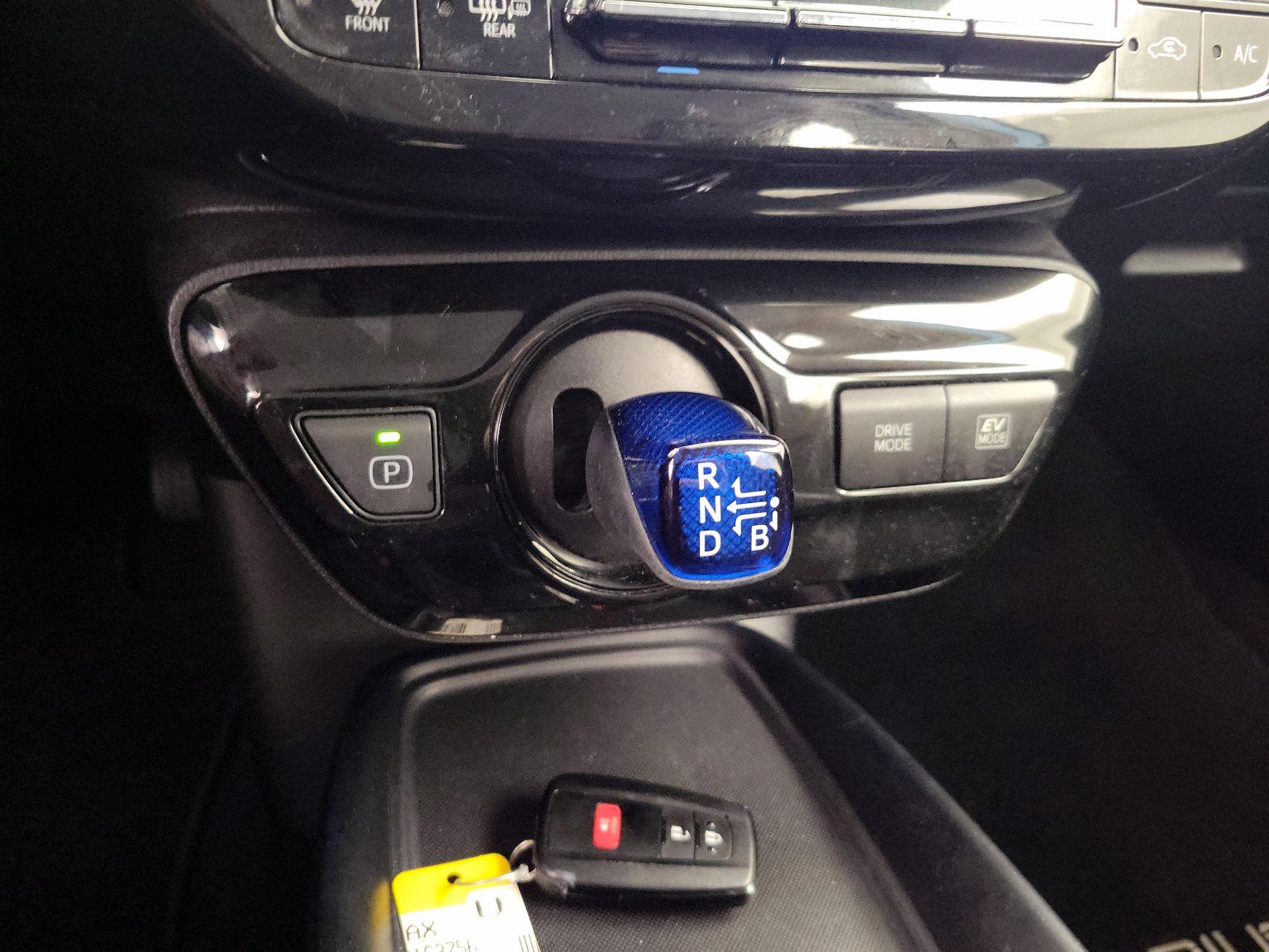 Thumbnail: 2022 Toyota Prius - 17