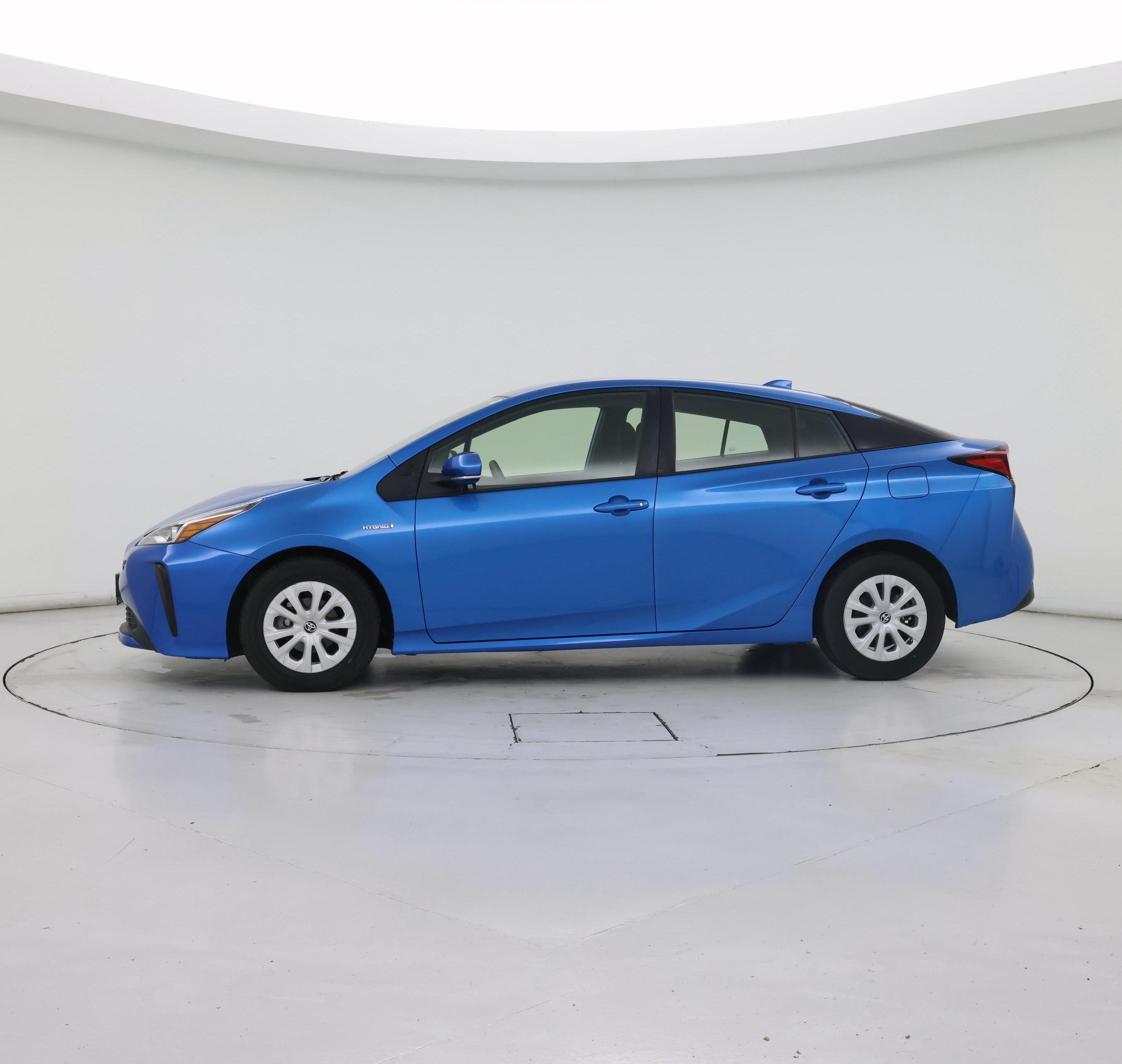 Thumbnail: 2022 Toyota Prius - 3