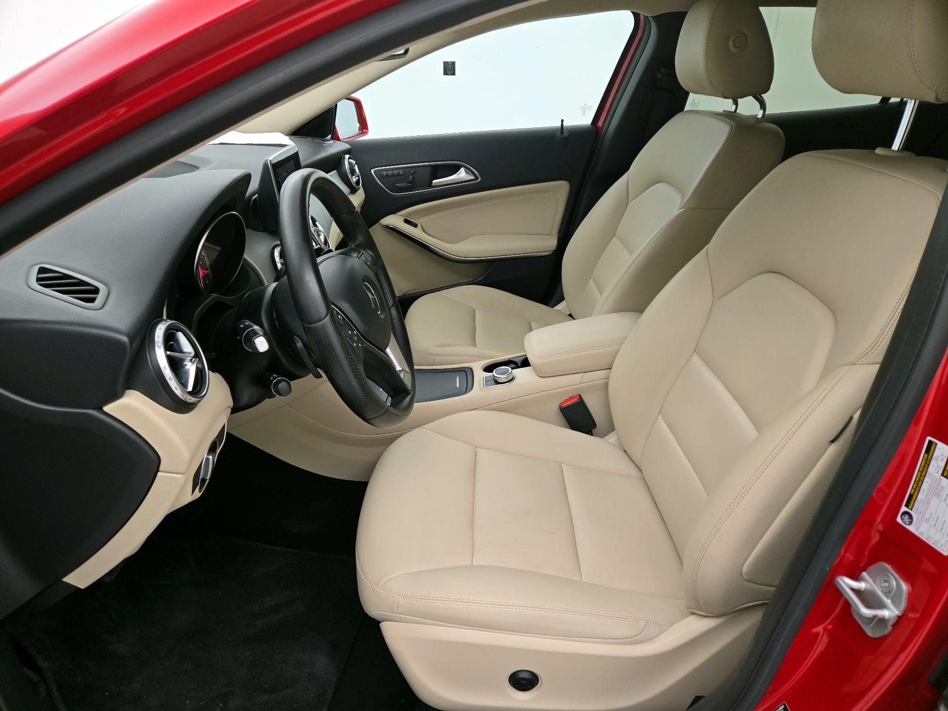 Thumbnail: 2015 Mercedes-Benz GLA - 11