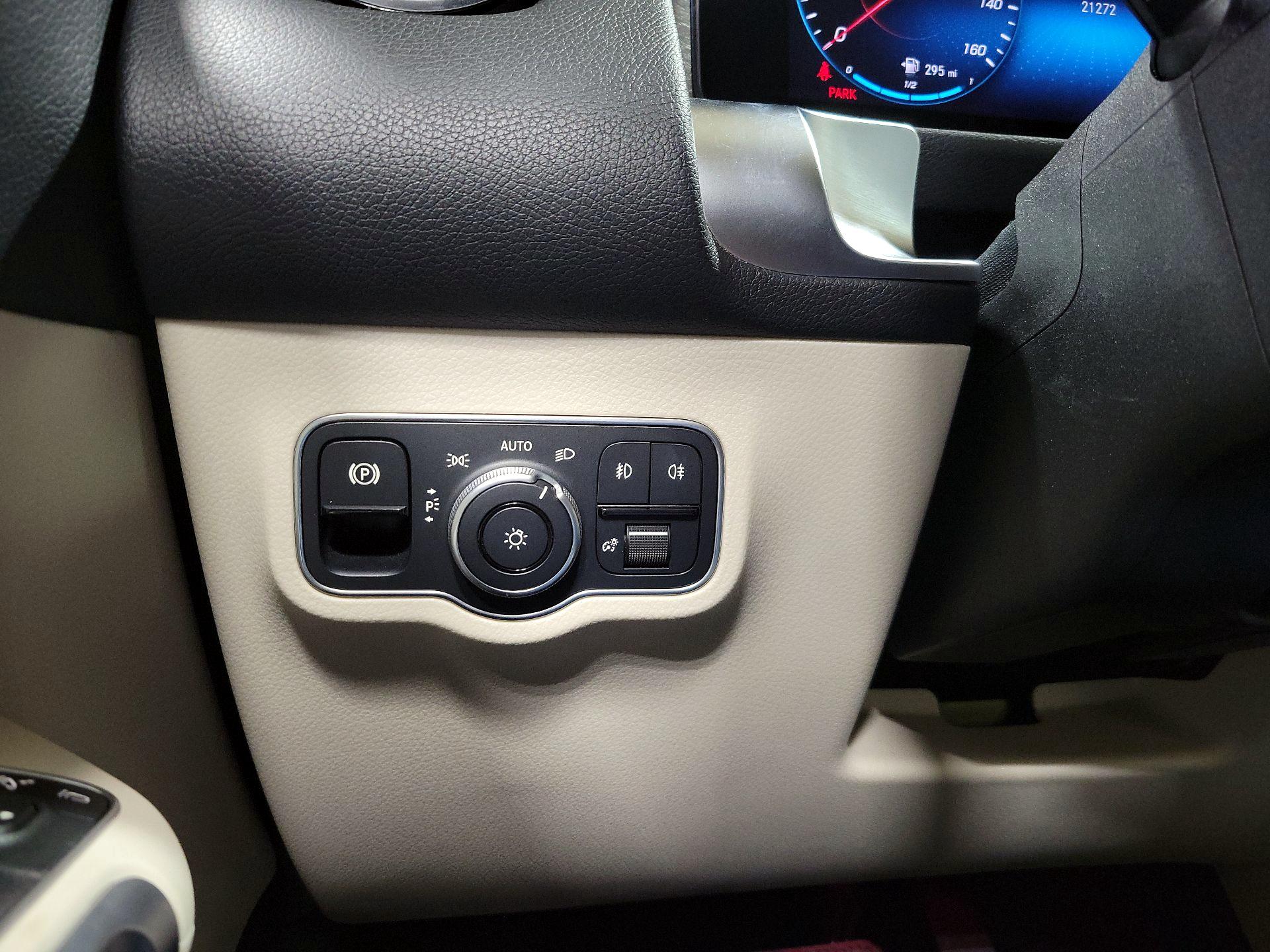 Thumbnail: 2023 Mercedes-Benz GLB - 13