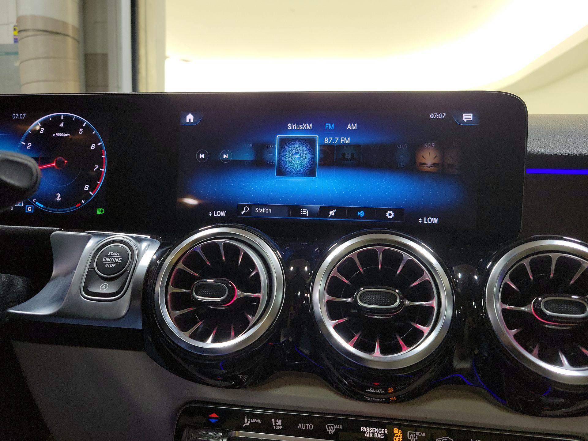 Thumbnail: 2023 Mercedes-Benz GLB - 15