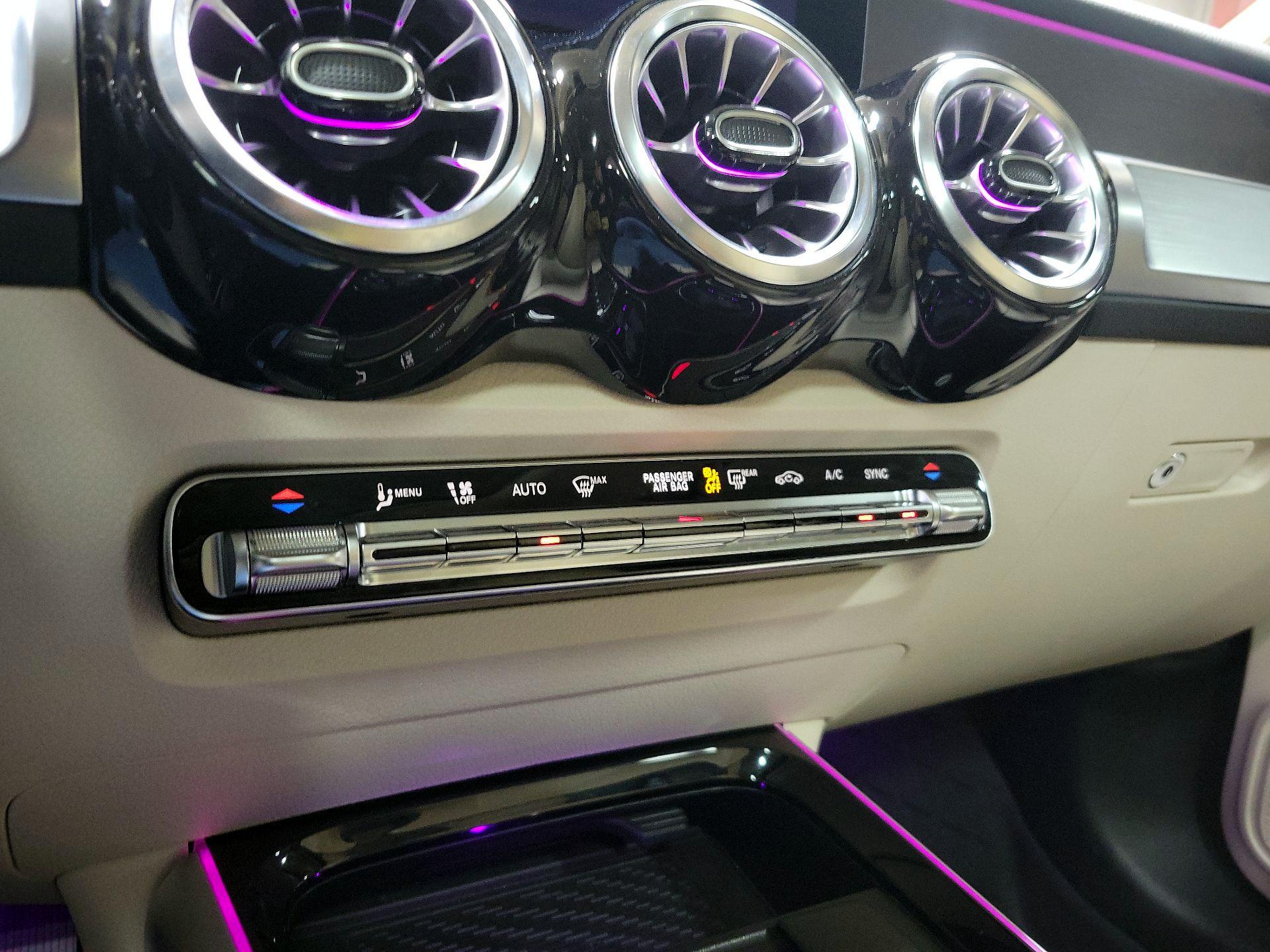 Thumbnail: 2023 Mercedes-Benz GLB - 16