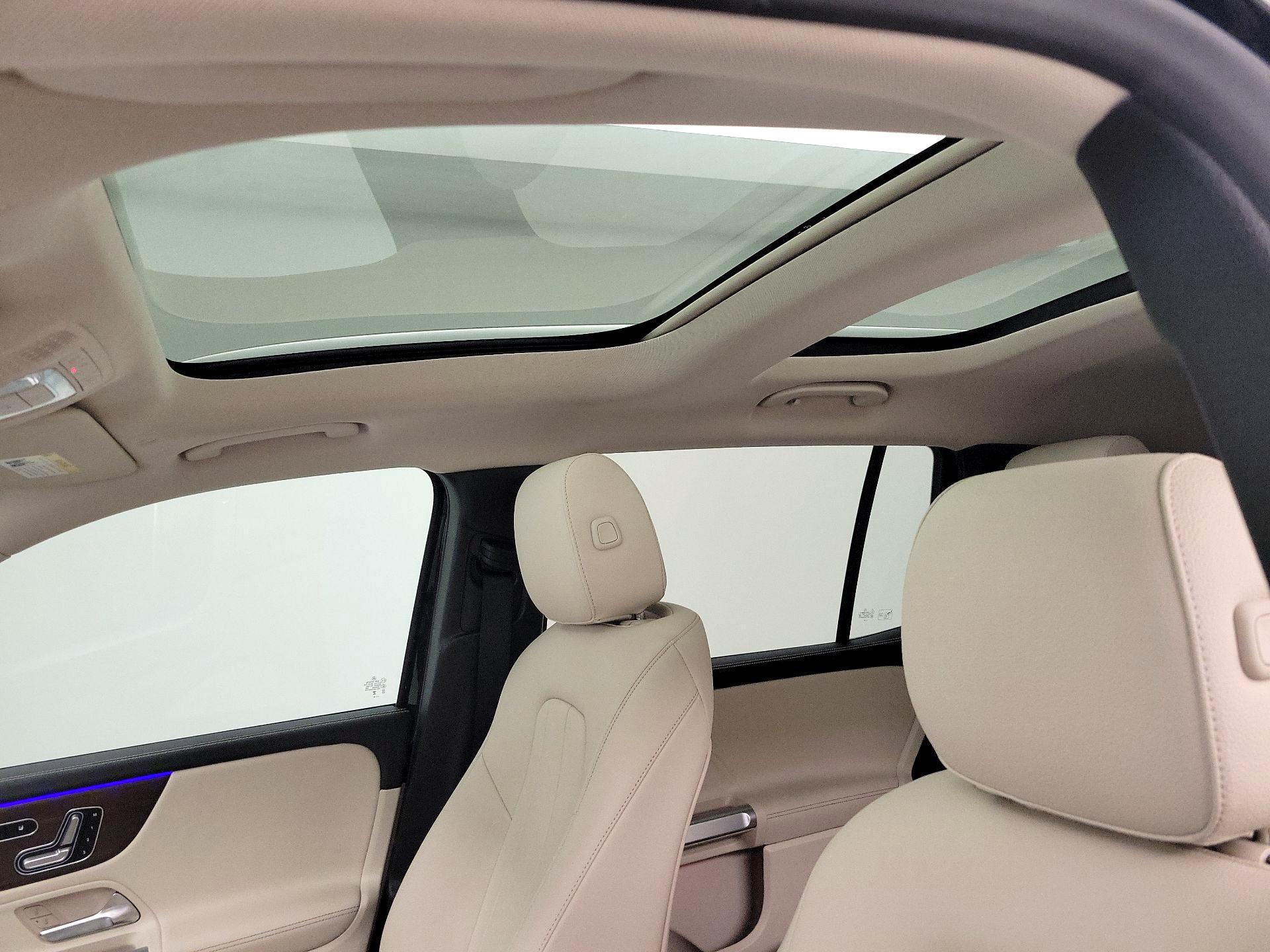 Thumbnail: 2023 Mercedes-Benz GLB - 18