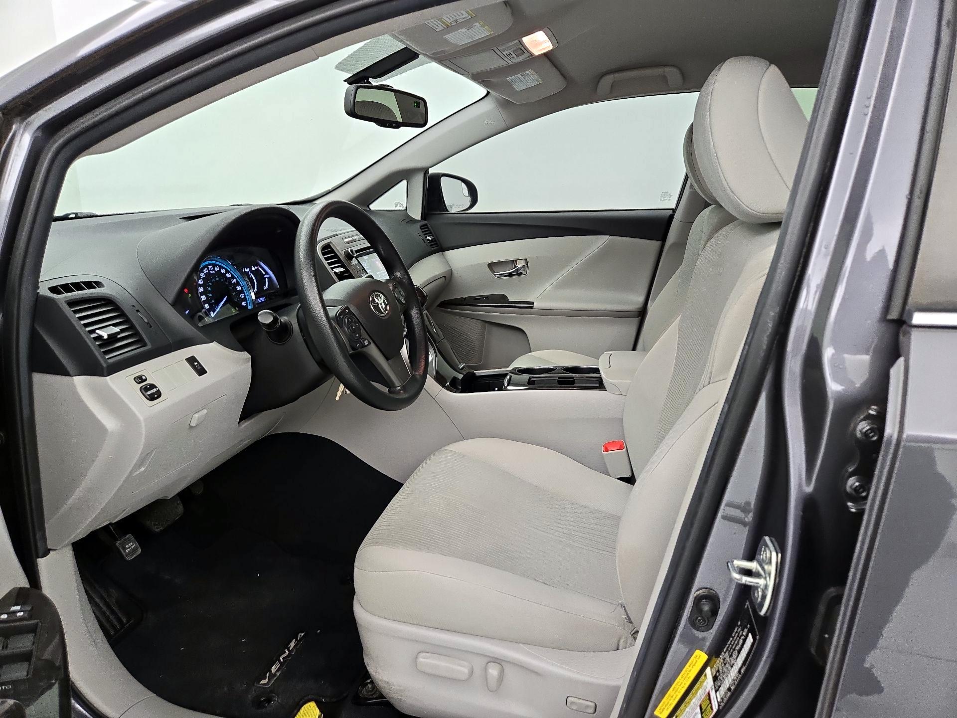 Thumbnail: 2015 Toyota Venza - 11