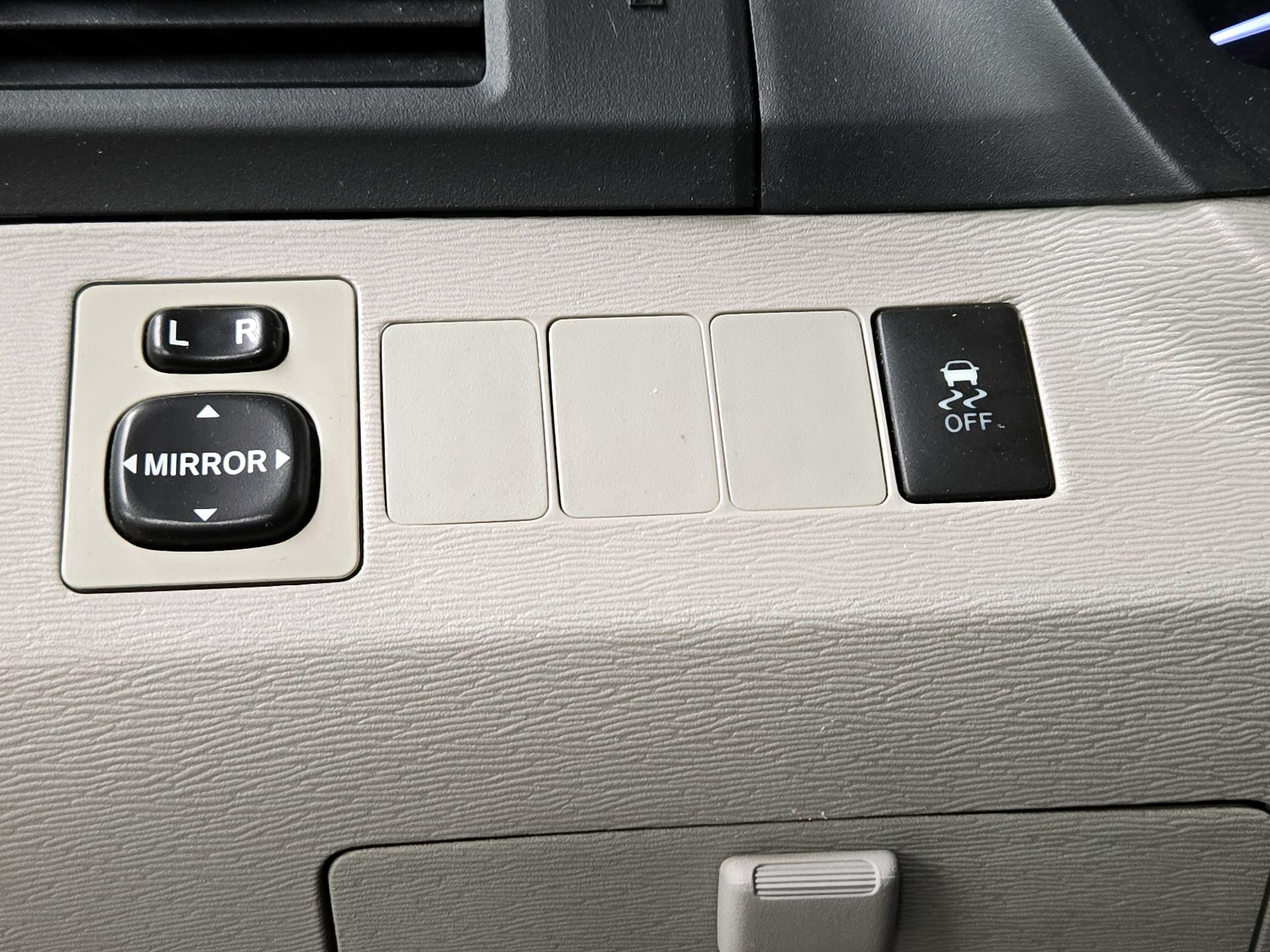 Thumbnail: 2015 Toyota Venza - 13