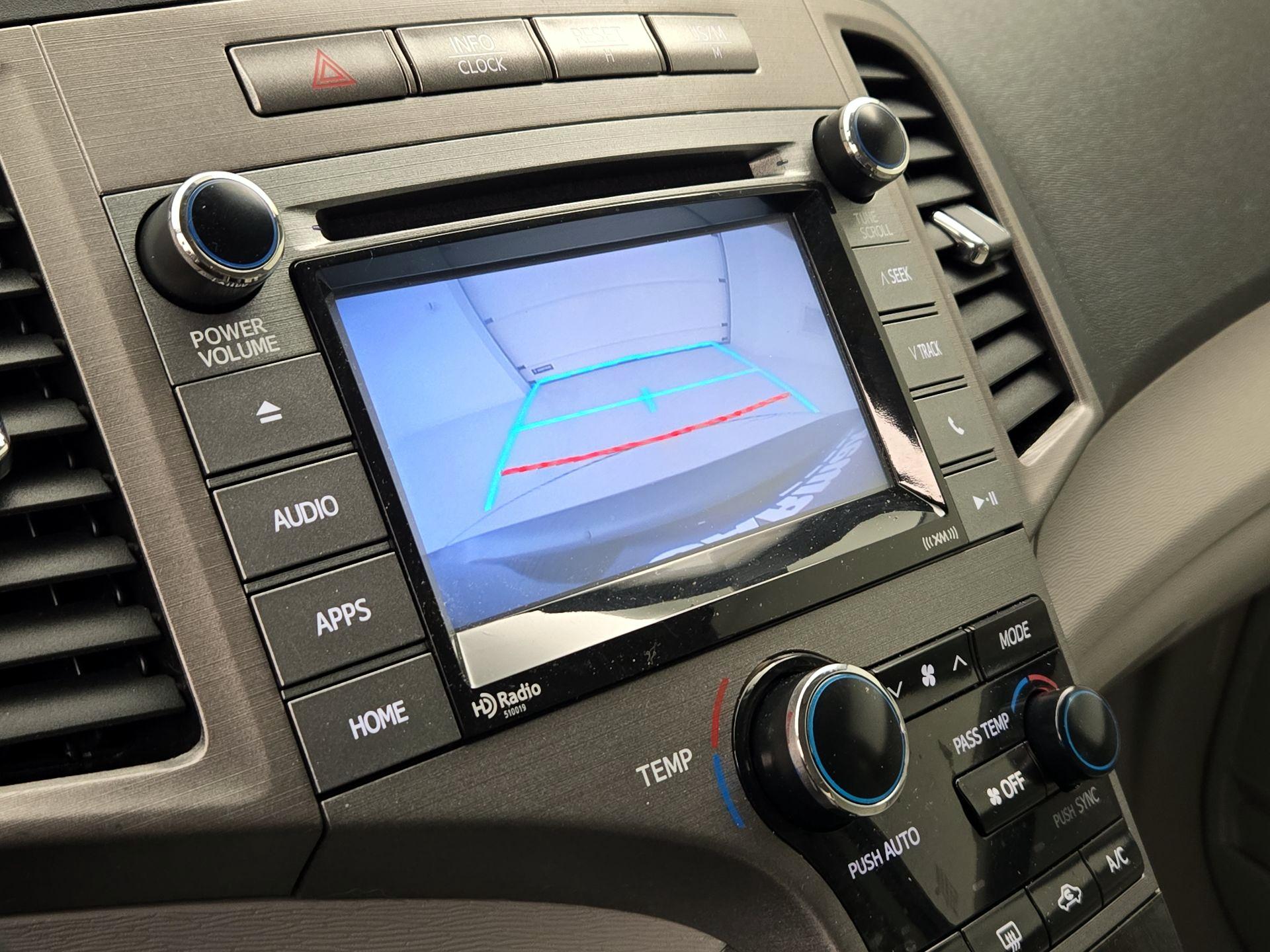 Thumbnail: 2015 Toyota Venza - 14