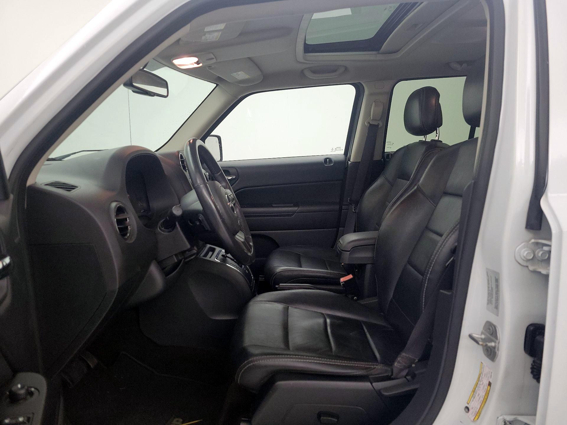 Thumbnail: 2016 Jeep Patriot - 11