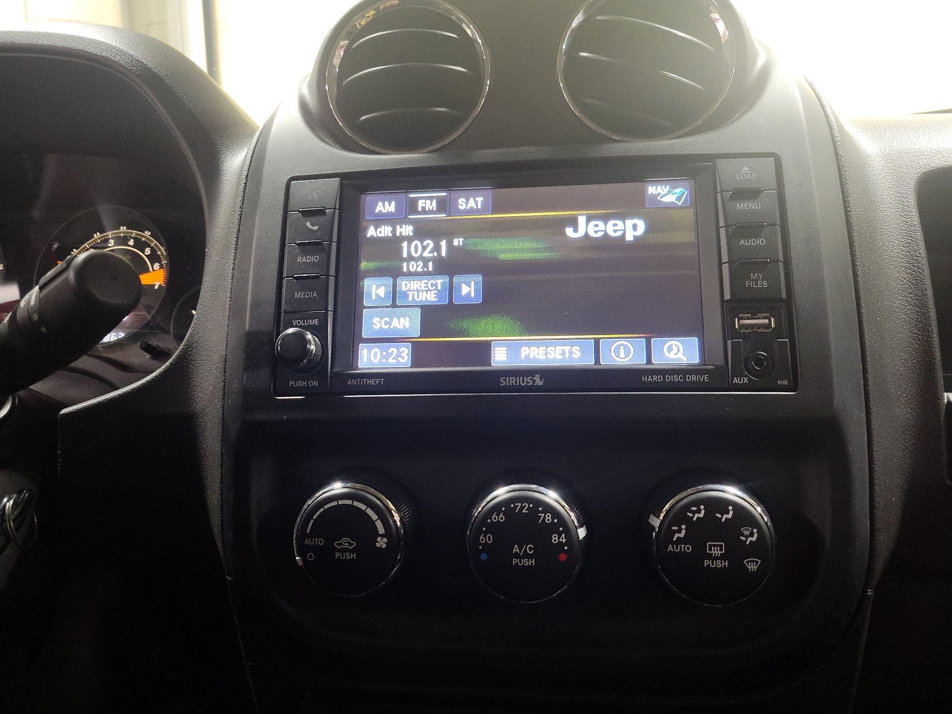 Thumbnail: 2016 Jeep Patriot - 13