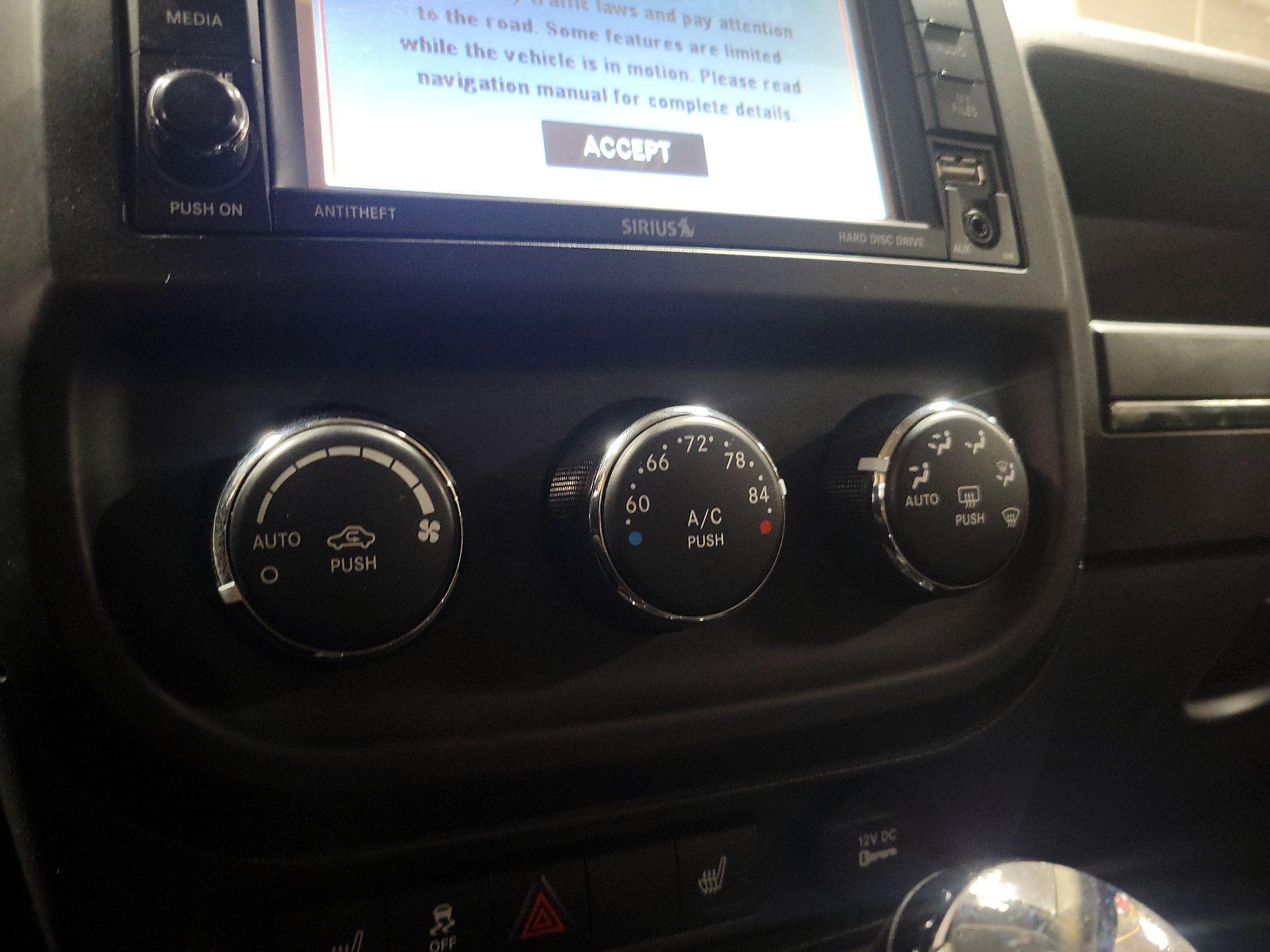 Thumbnail: 2016 Jeep Patriot - 14