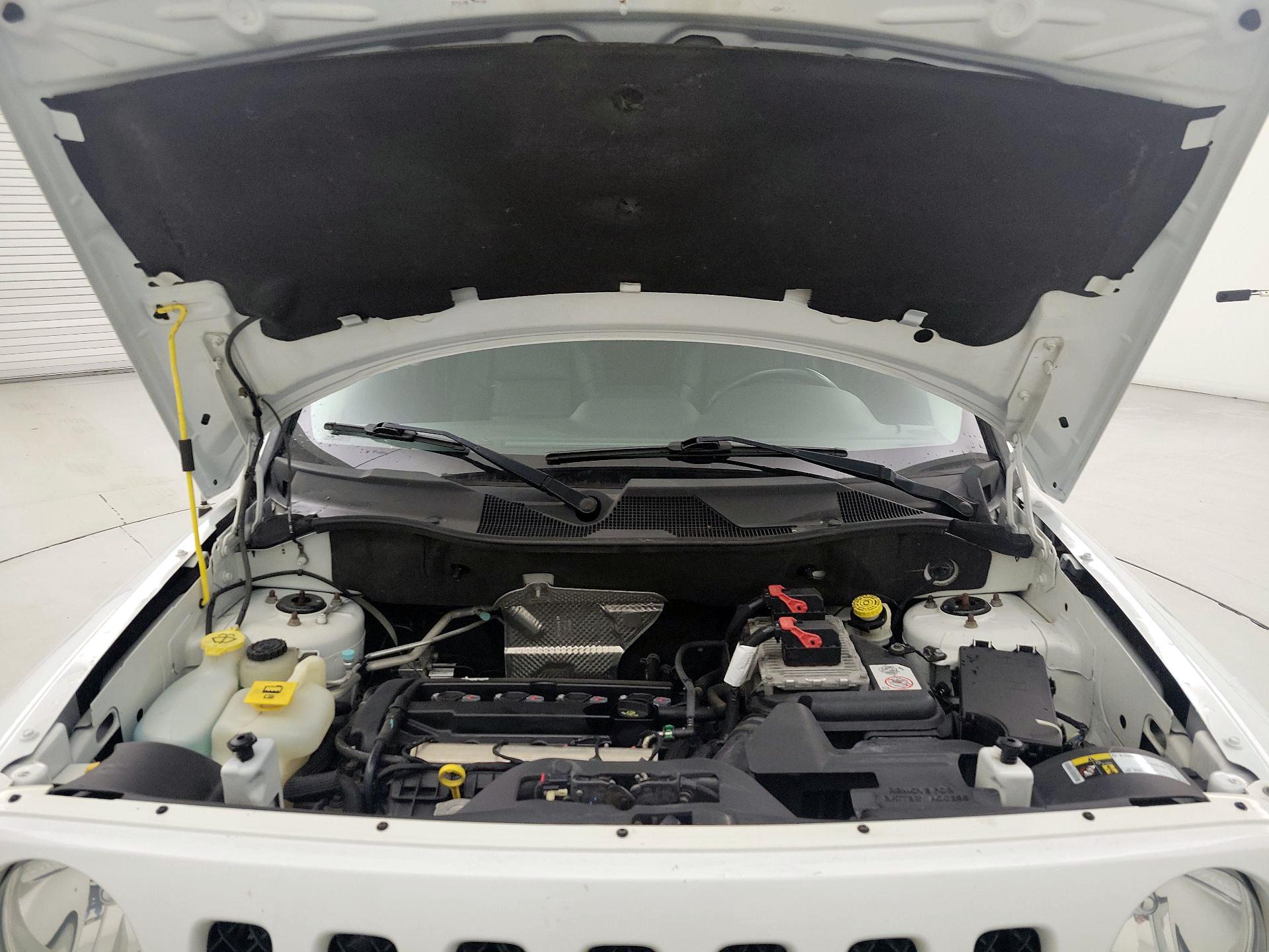 Thumbnail: 2016 Jeep Patriot - 19