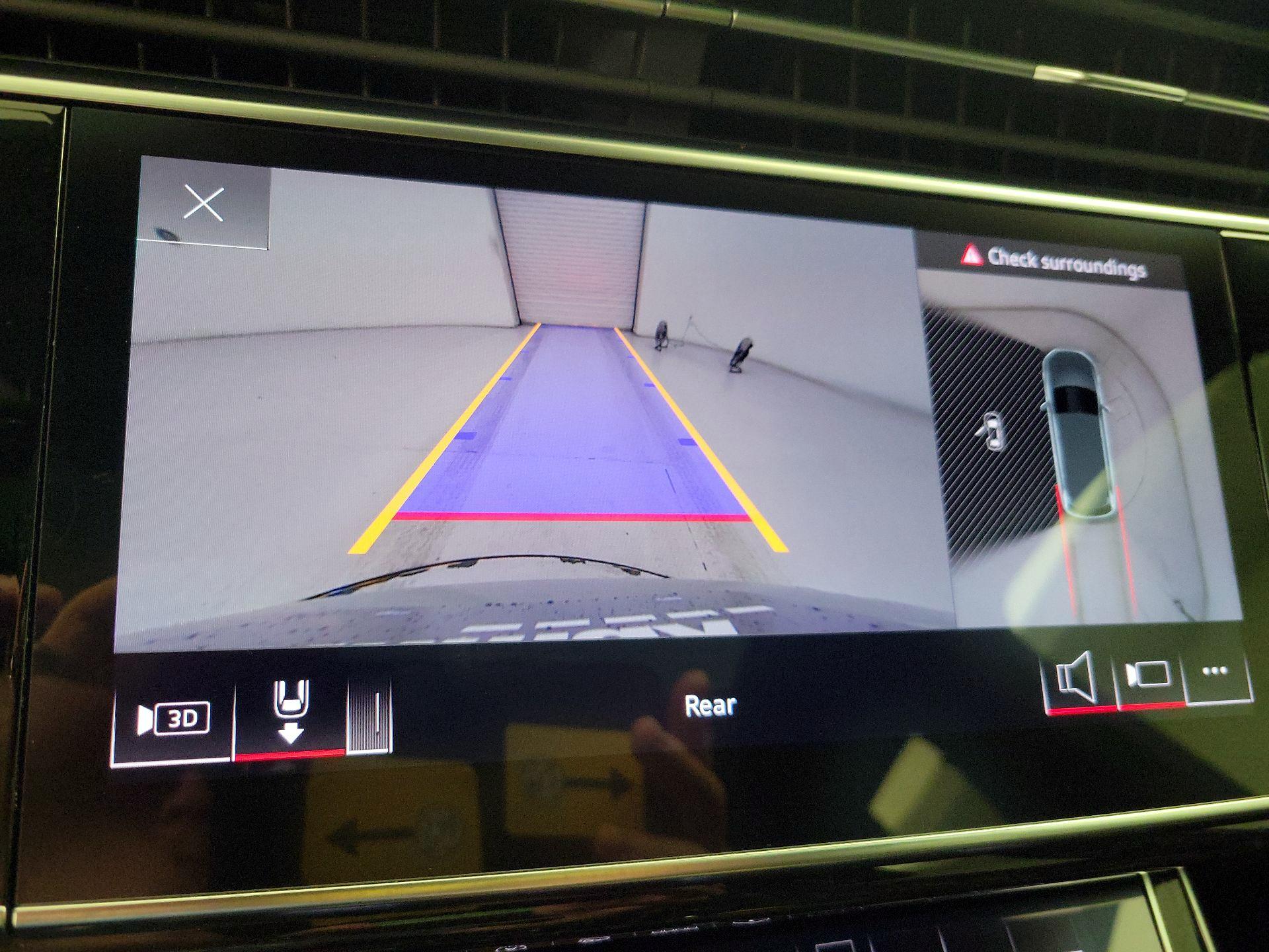 Thumbnail: 2021 Audi Q7 - 15