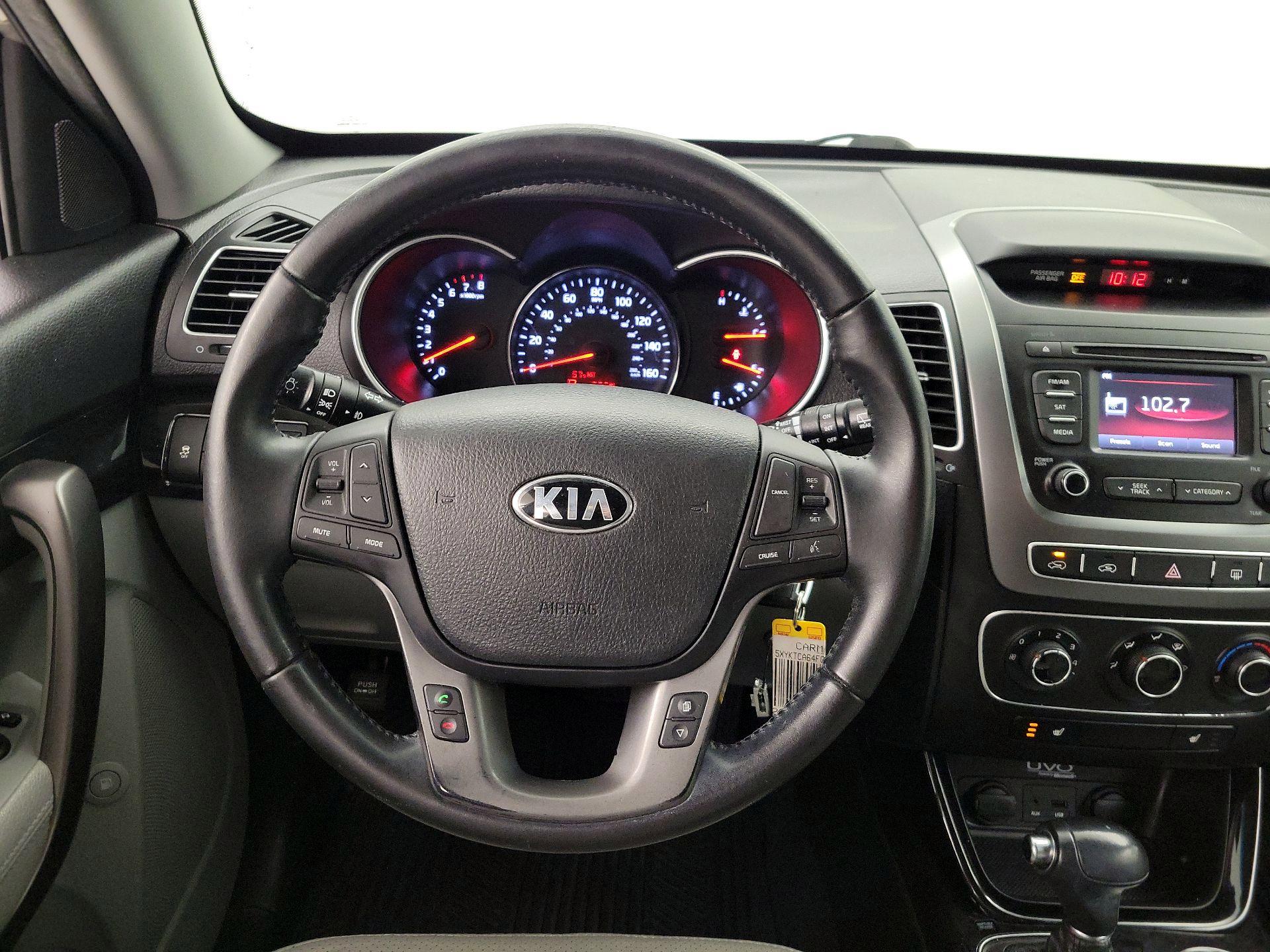 Thumbnail: 2015 Kia Sorento - 10