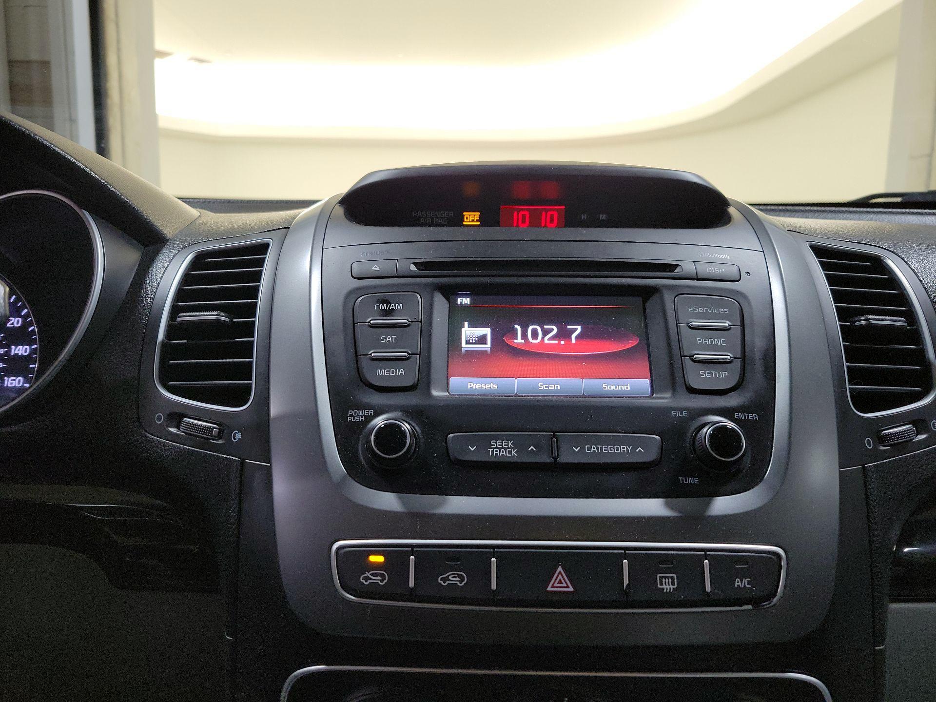 Thumbnail: 2015 Kia Sorento - 15