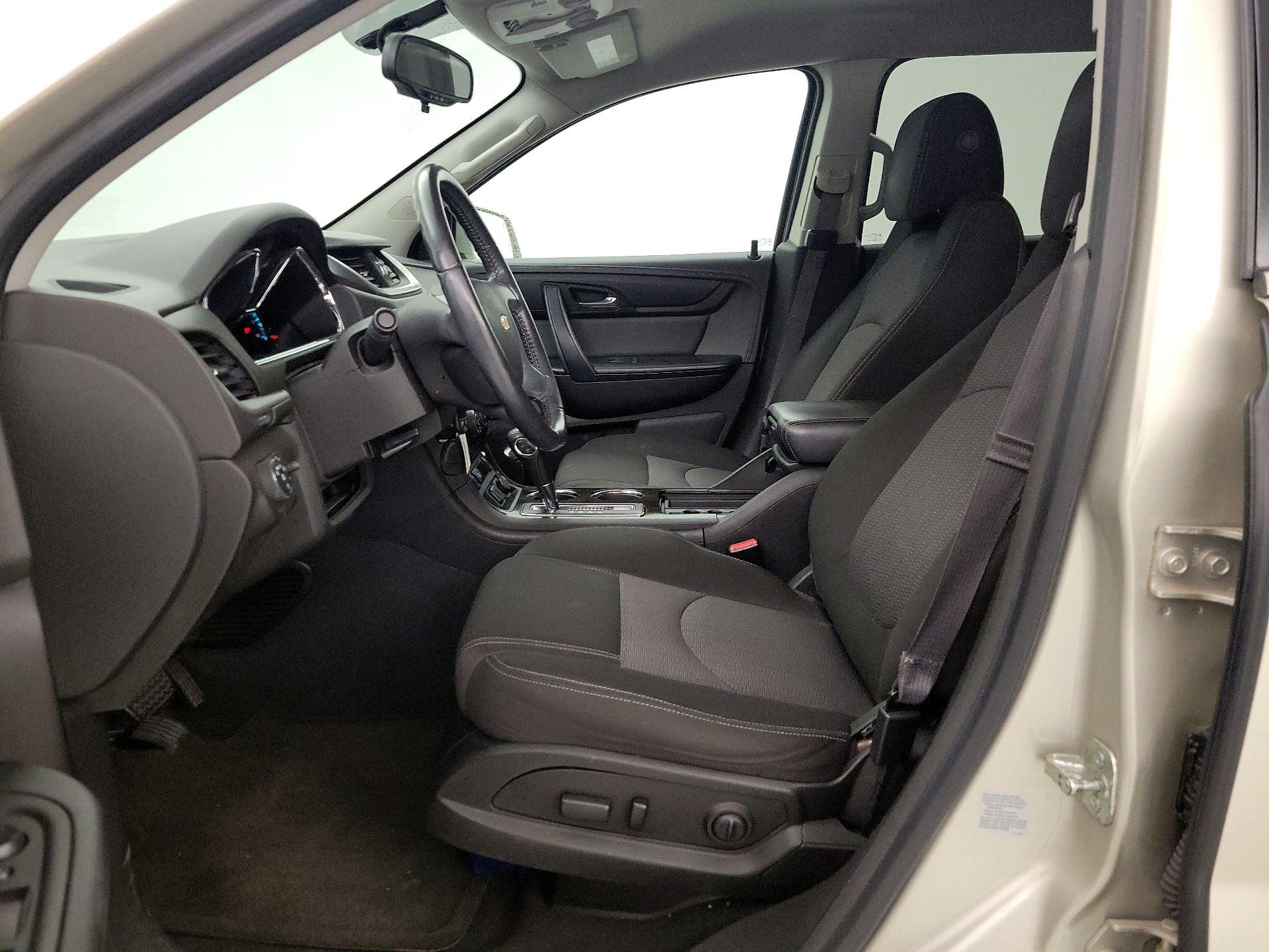 Thumbnail: 2015 Chevrolet Traverse - 11