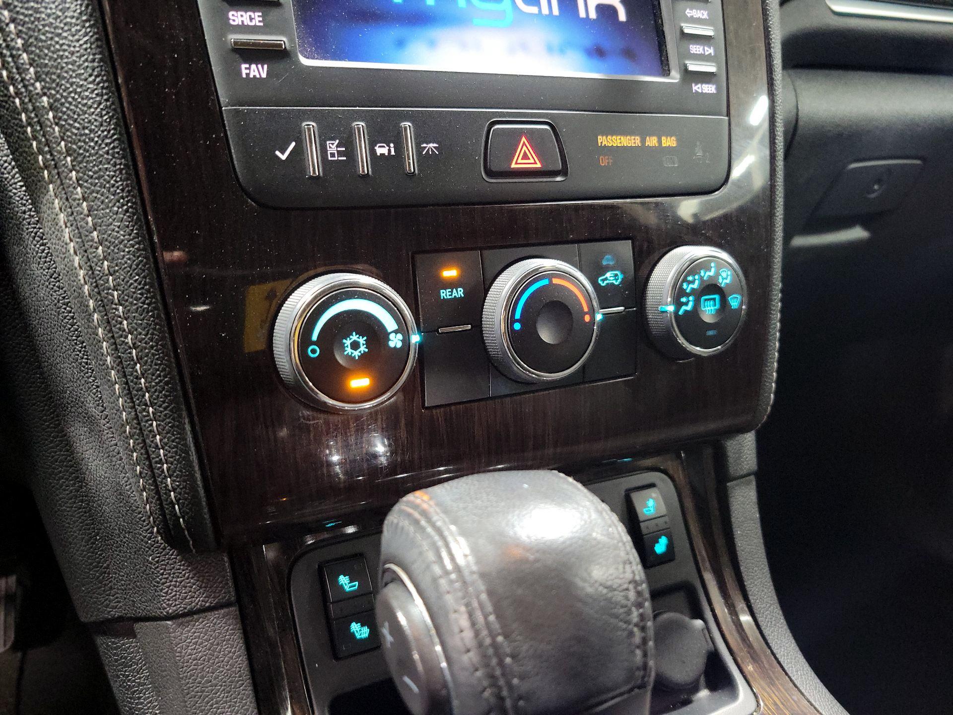 Thumbnail: 2015 Chevrolet Traverse - 16